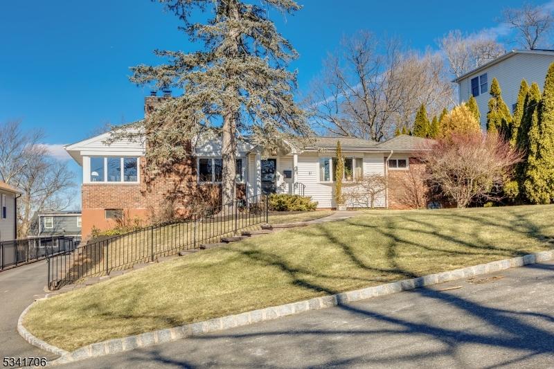 Lessing Rd, West Orange, NJ 07052