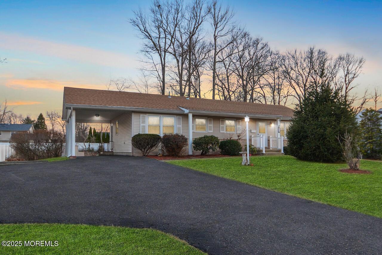 Tarrytown Rd, Manalapan, NJ 07726