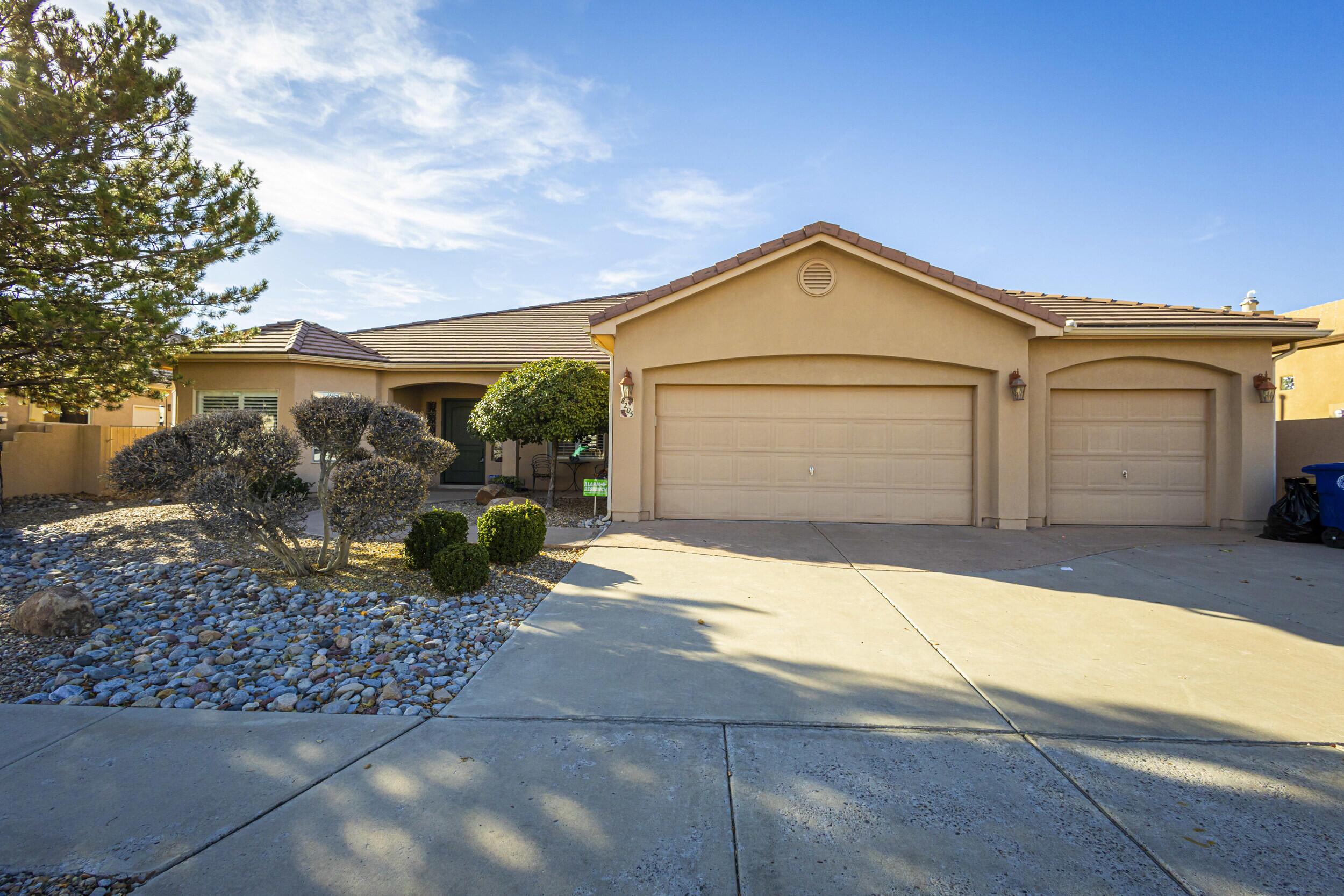 Grape View Ct Ne, Albuquerque, NM 87122