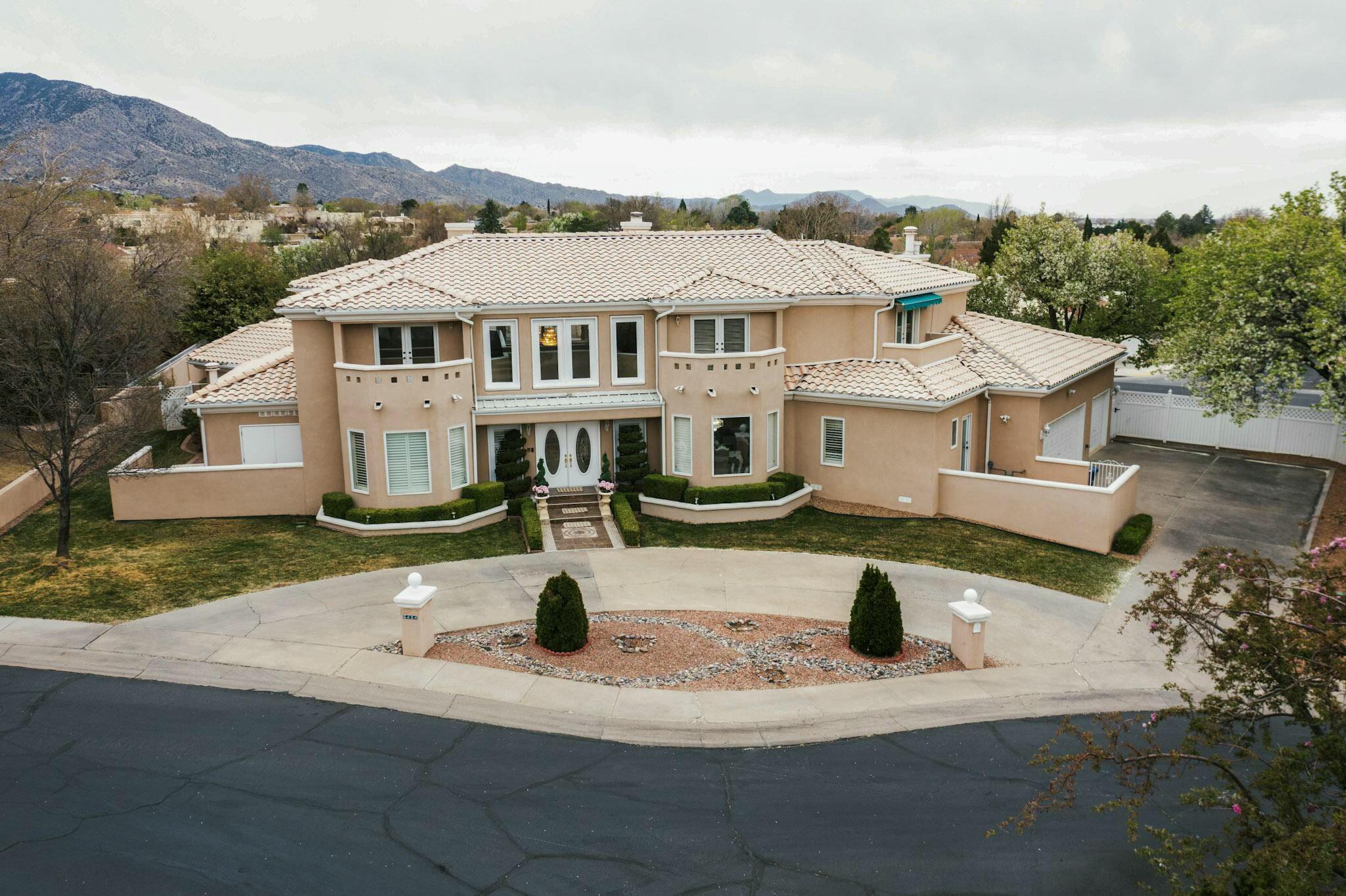 Oak Hl Ne, Albuquerque, NM 87111
