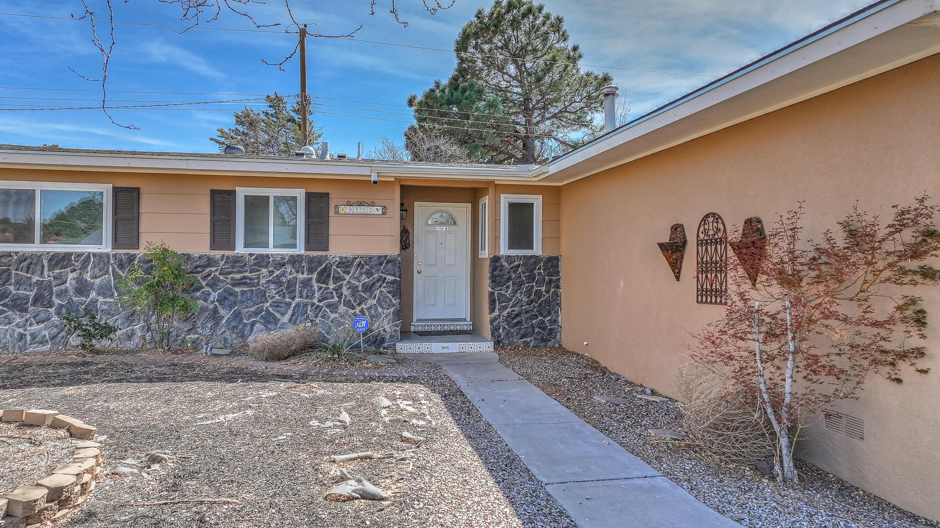 La Barranca Ave Ne, Albuquerque, NM 87111