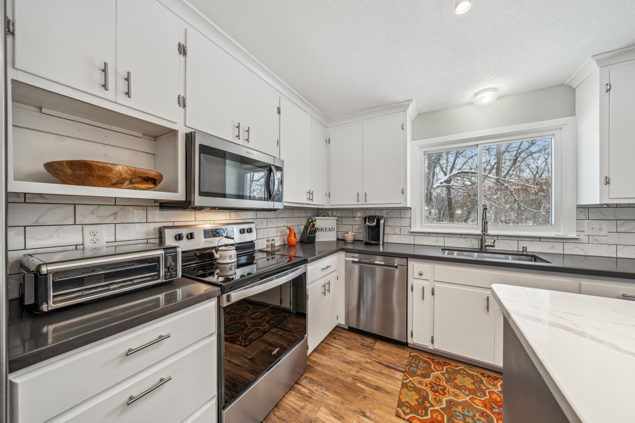 W Hidden Valley Dr, Savage, MN 55378