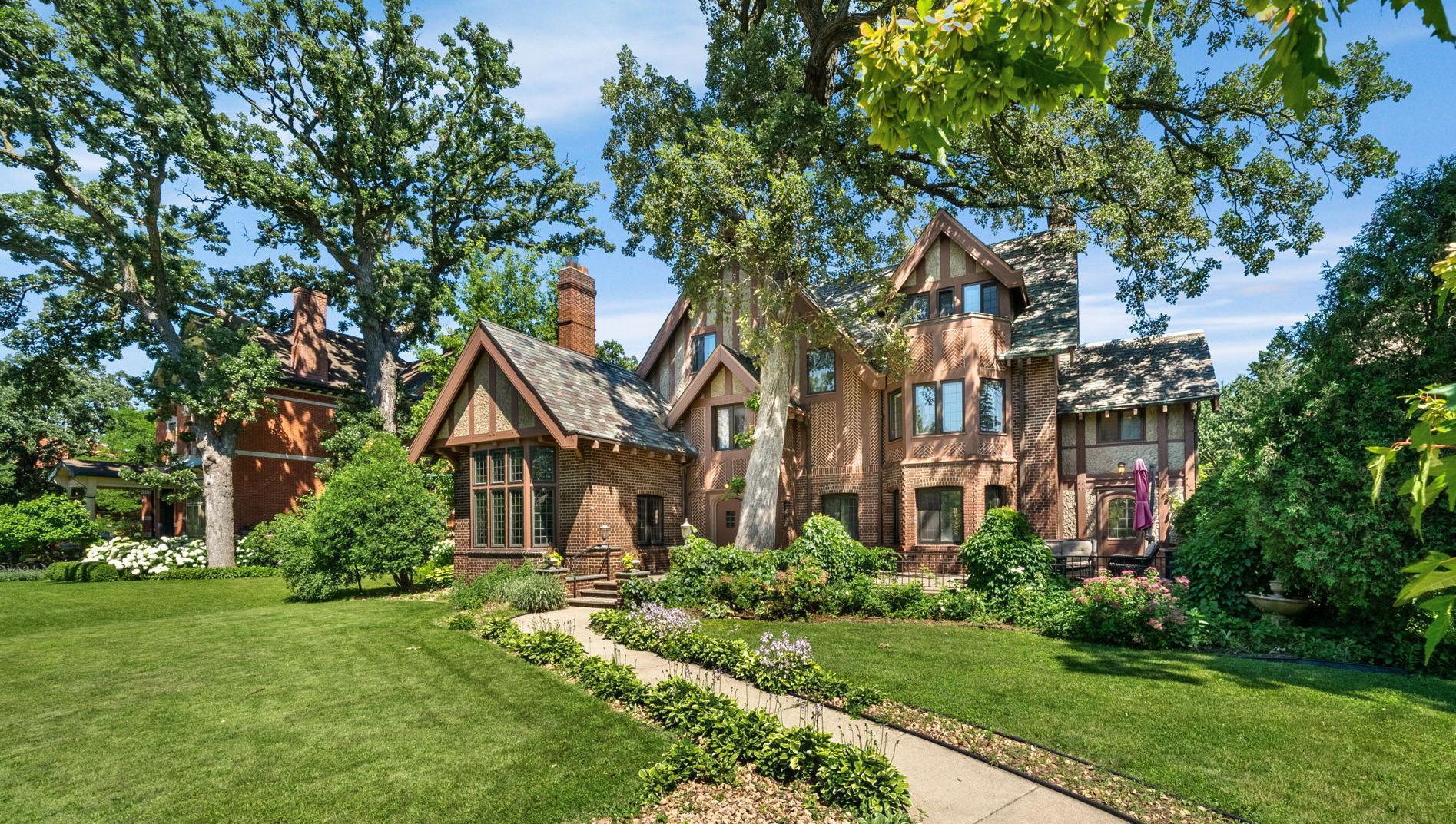Summit Ave, Saint Paul, MN 55102