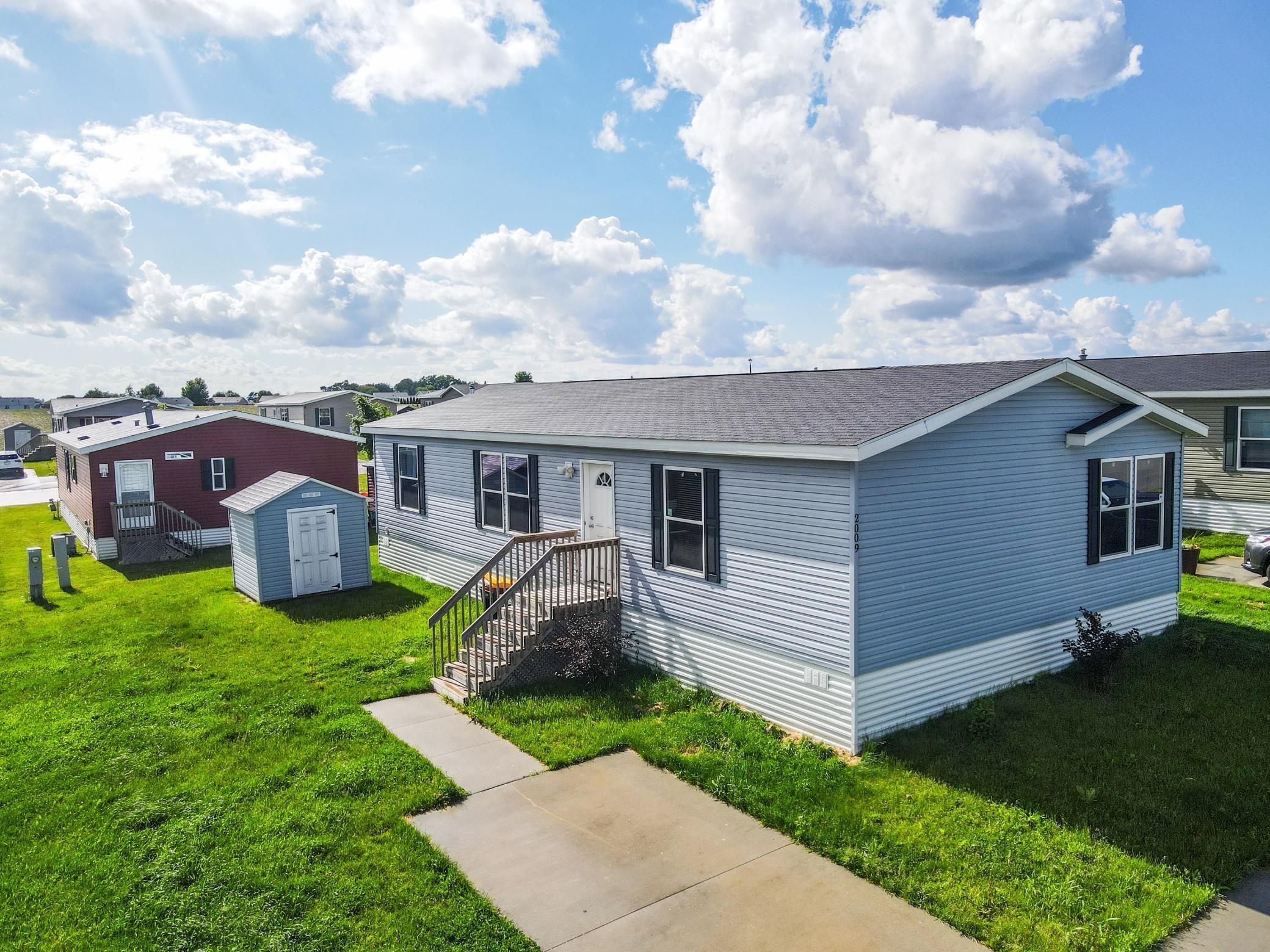 Osprey Pl Nw, Stewartville, MN 55976