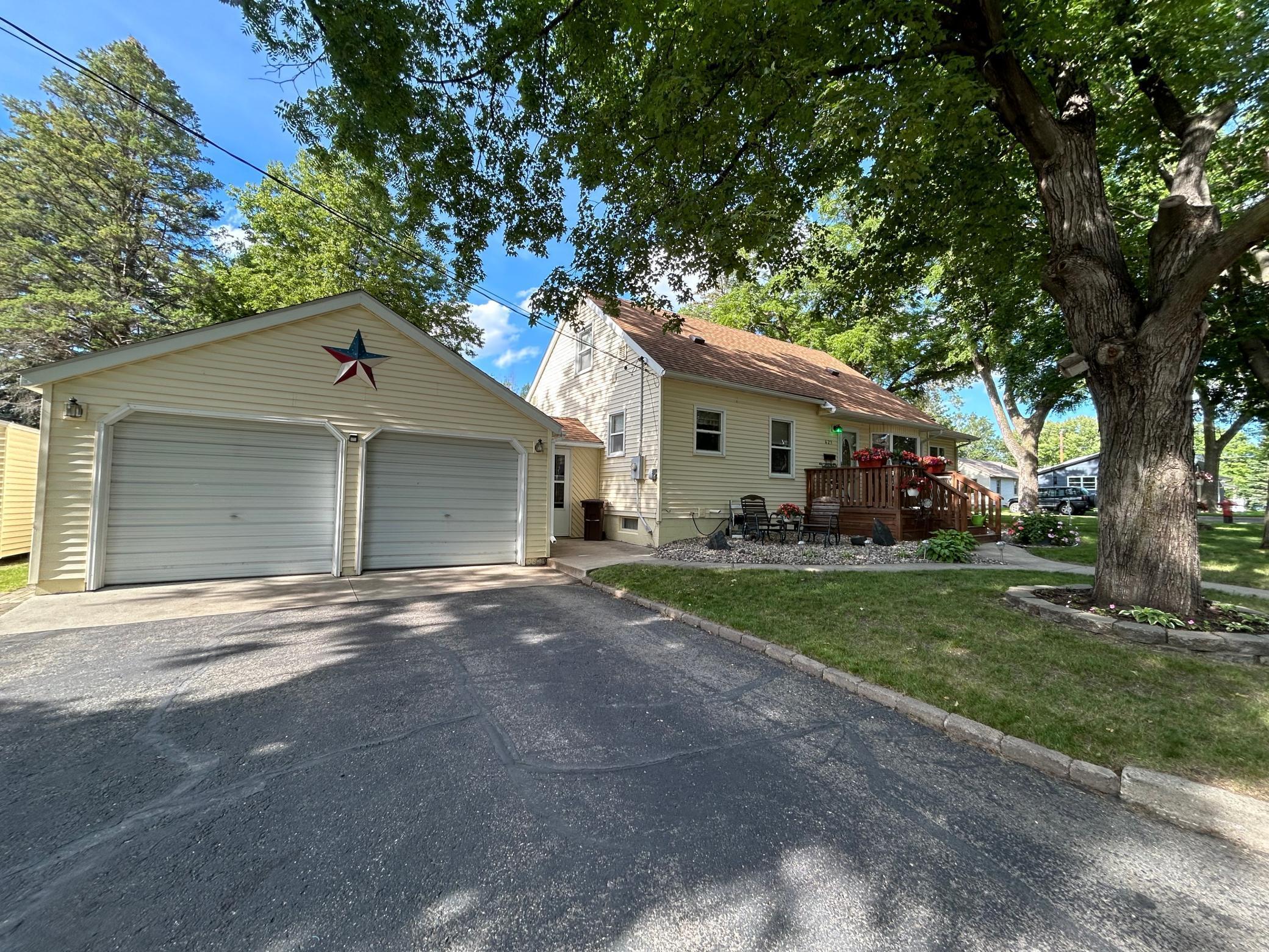 S 10th St, Montevideo, MN 56265