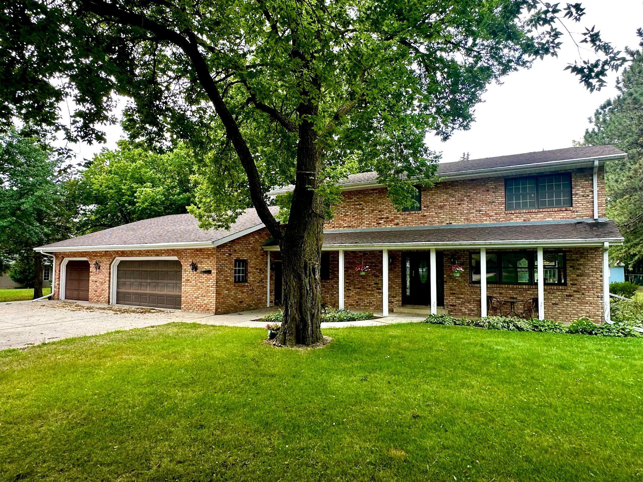Dugdale Ave, Worthington, MN 56187
