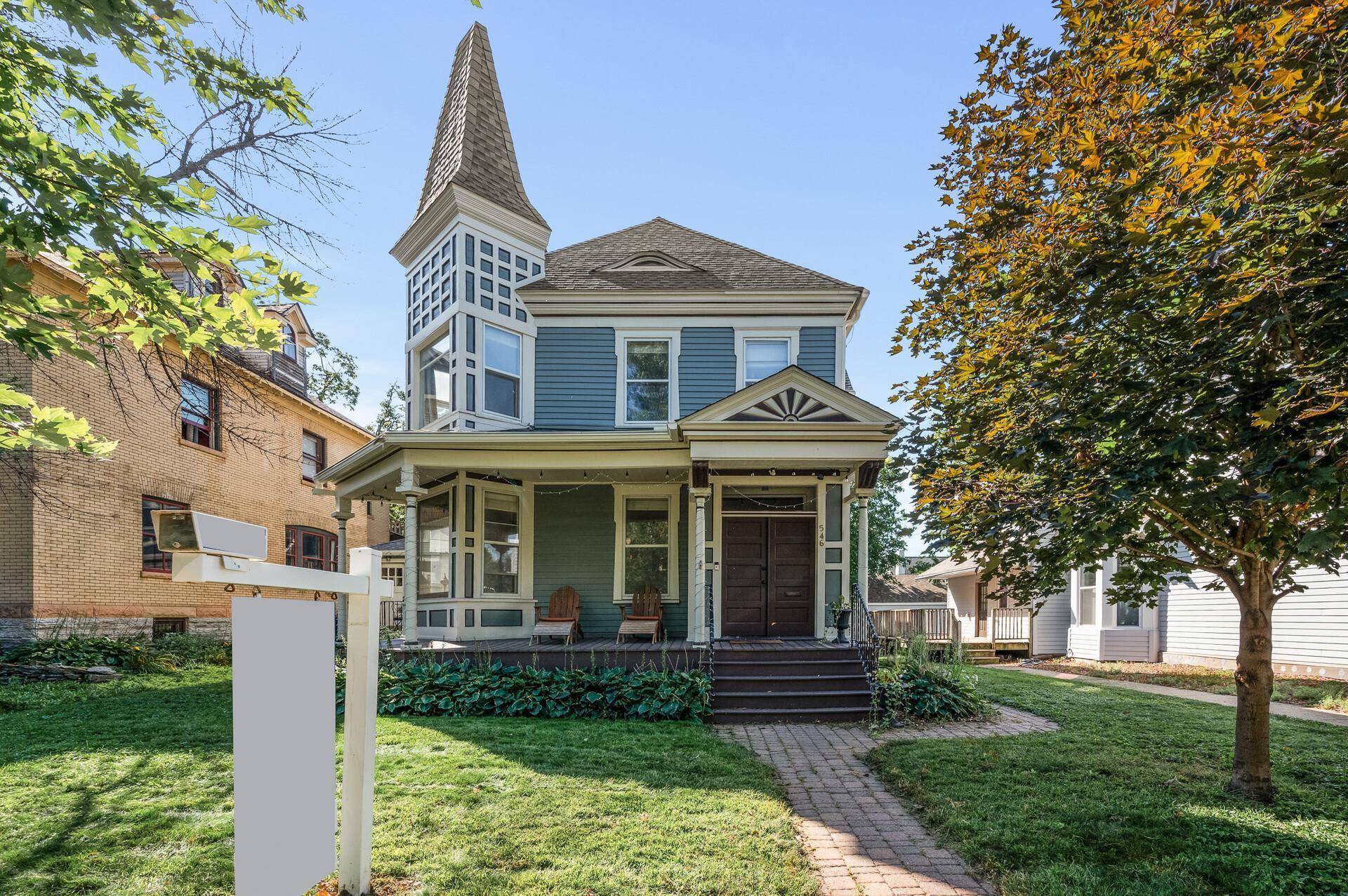 Ashland Ave, Saint Paul, MN 55102