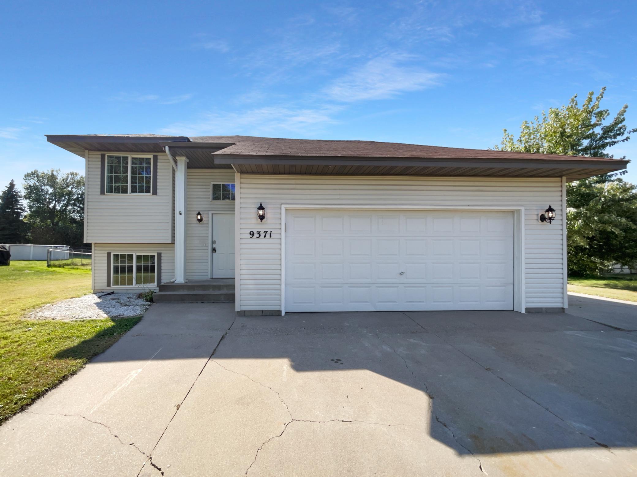 Mockingbird Ln, Monticello, MN 55362