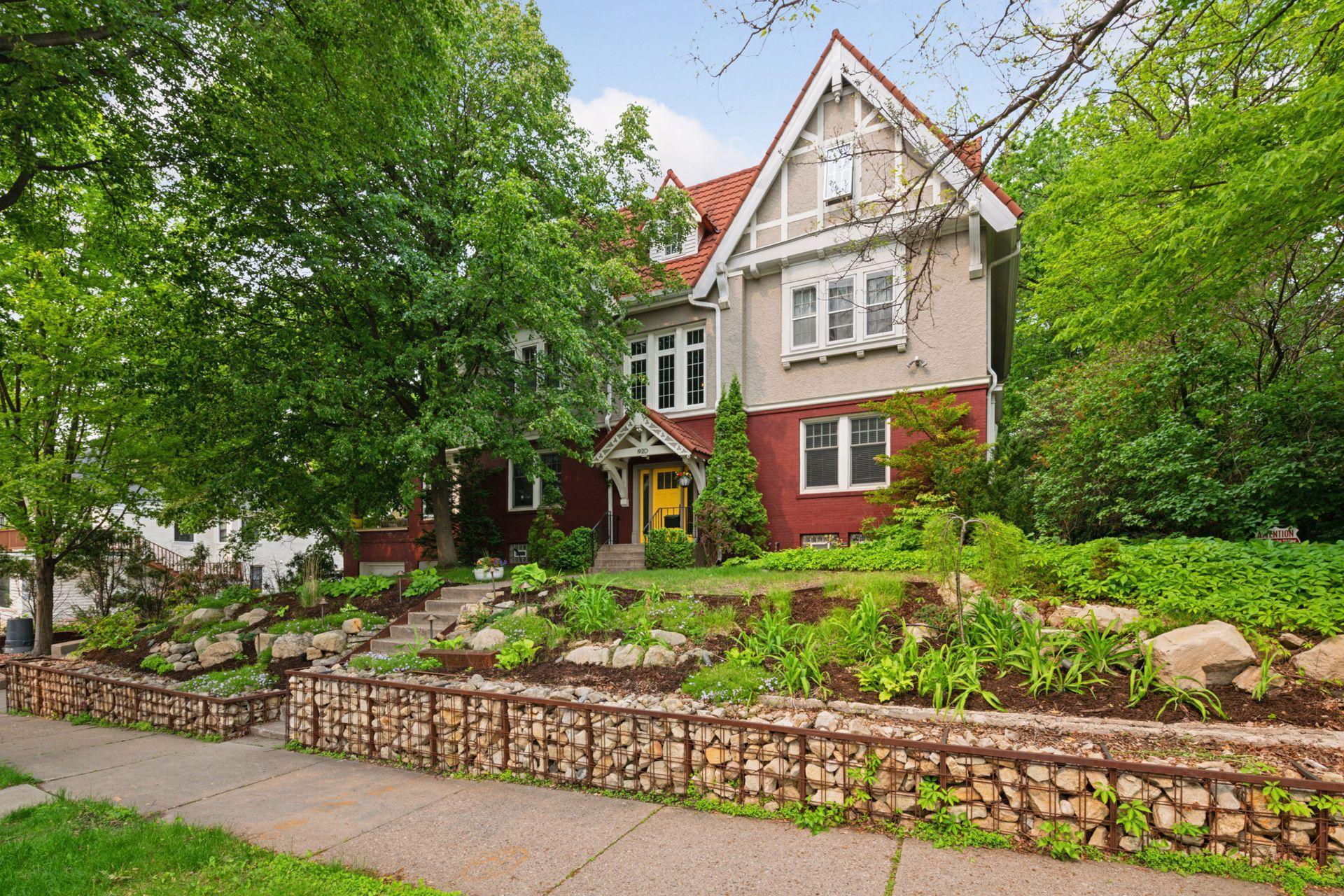 Pillsbury Ave S, Minneapolis, MN 55403