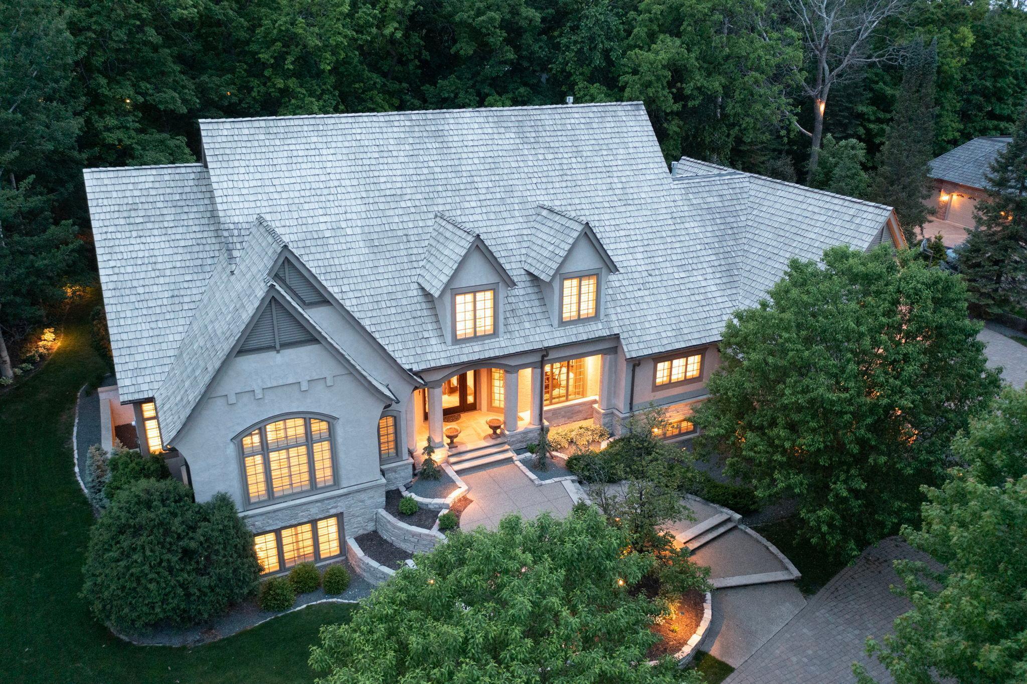 Oak Bend Ln, Minneapolis, MN 55436