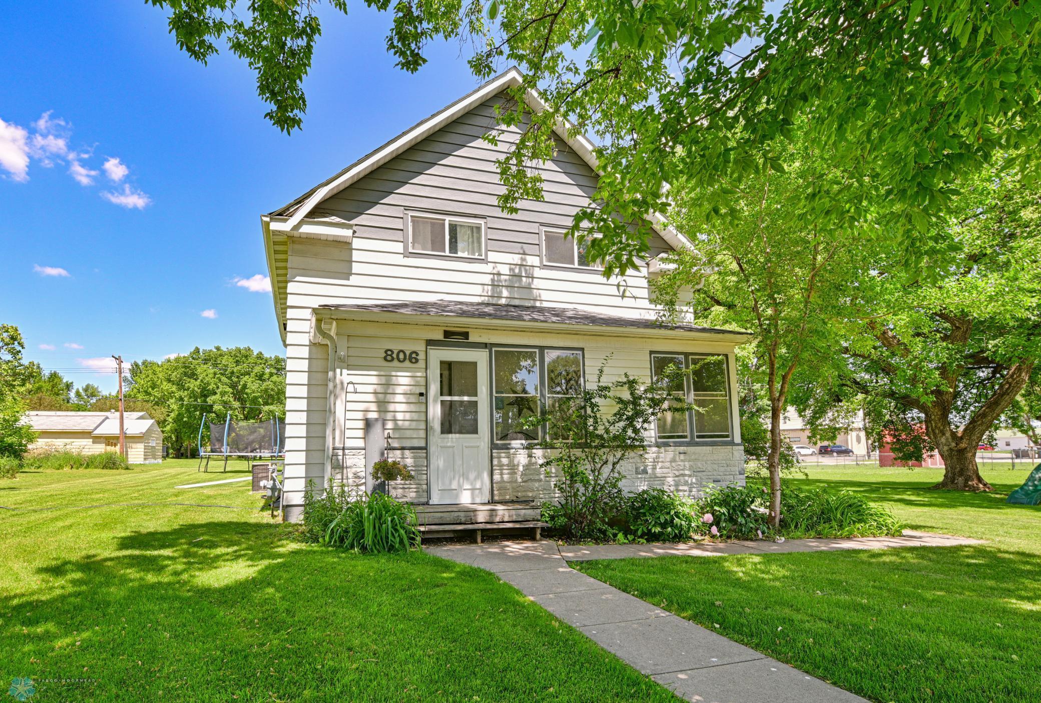 8th St, Portland, ND 58274