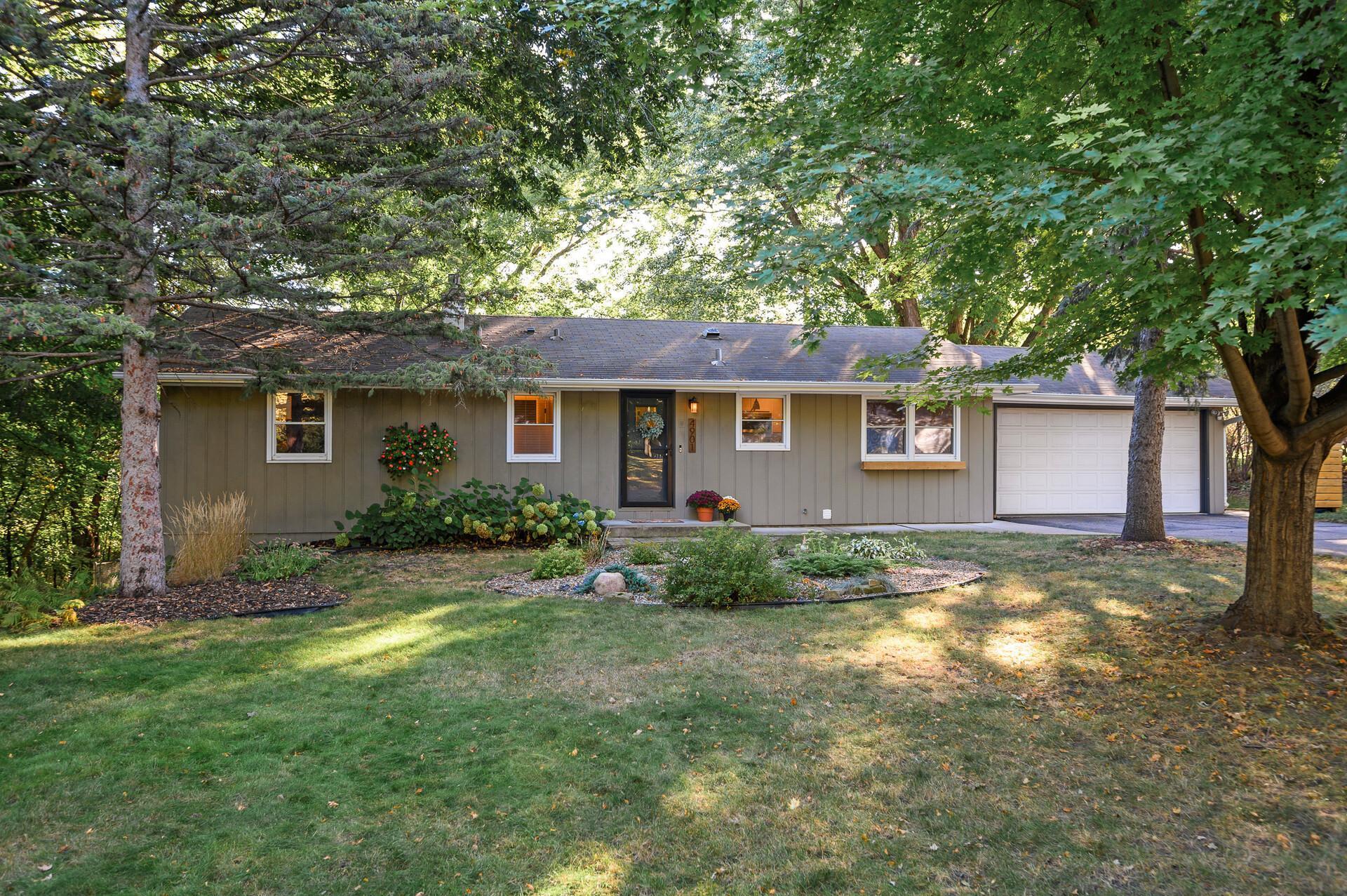 Carleton Rd, Hopkins, MN 55343
