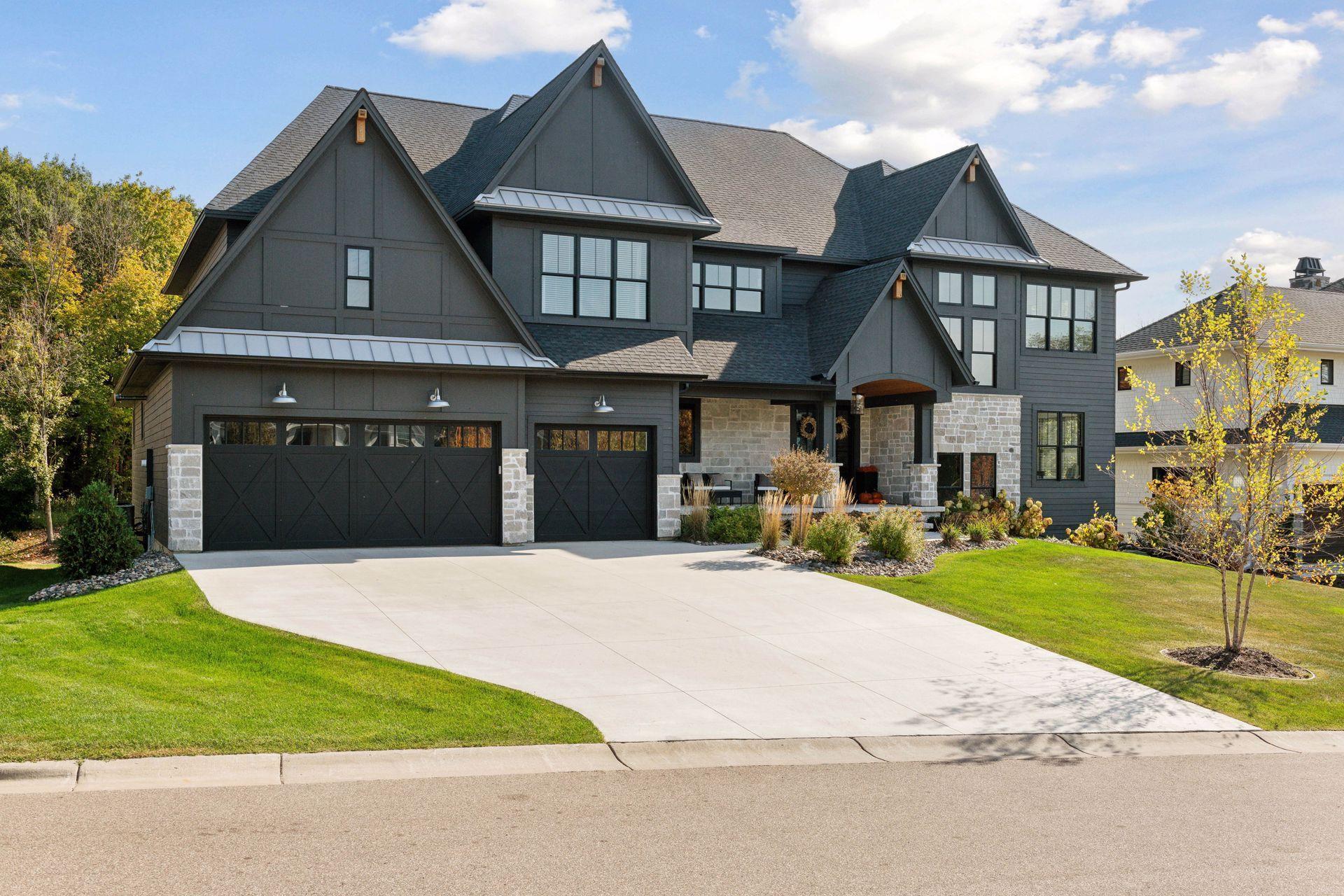 Hawks Pointe Ln, Excelsior, MN 55331