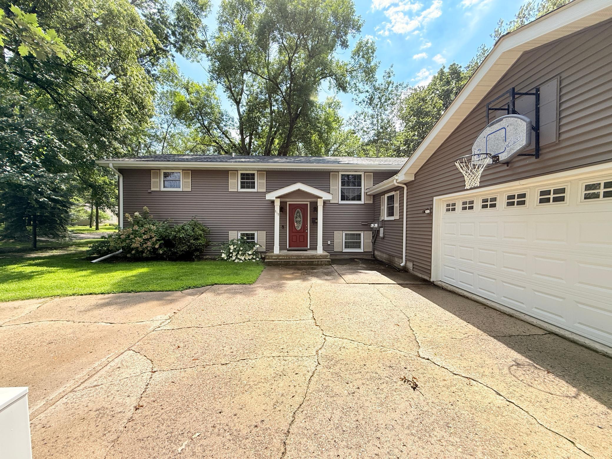 N 10th St, Montevideo, MN 56265