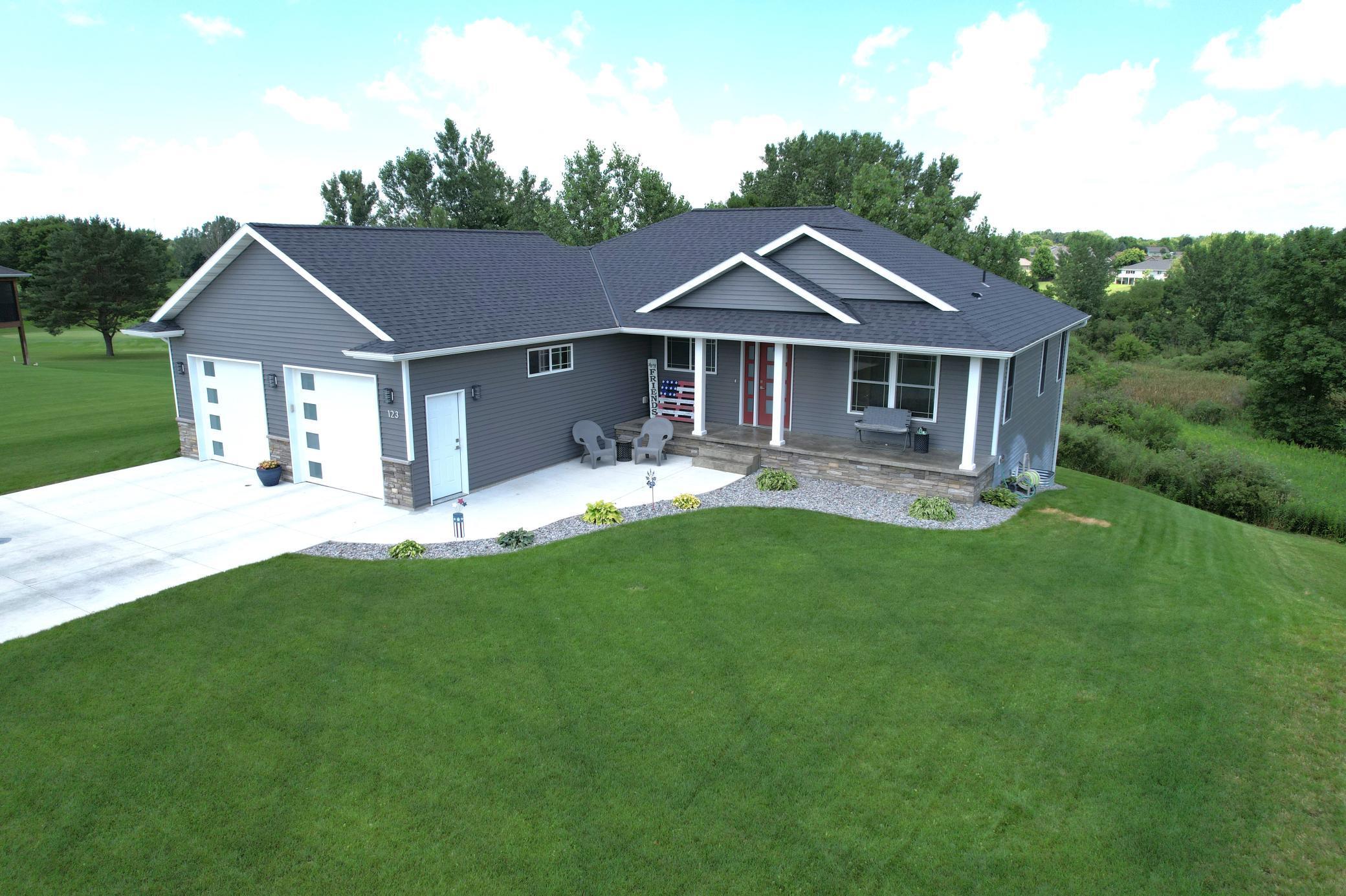 Par Dr, Albany, MN 56307