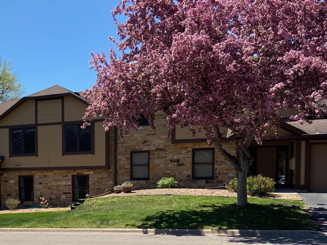 Balmoral Ln, Minneapolis, MN 55437