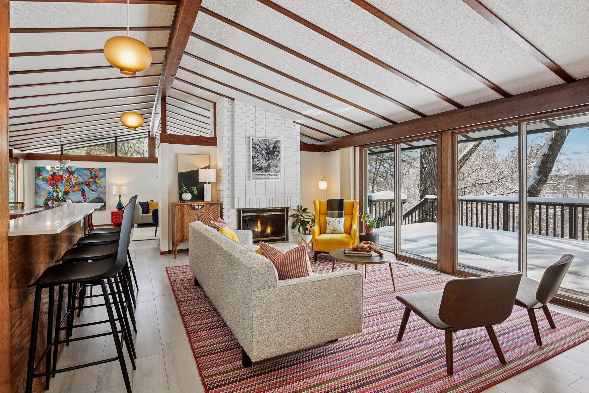 Diane Dr, Hopkins, MN 55343
