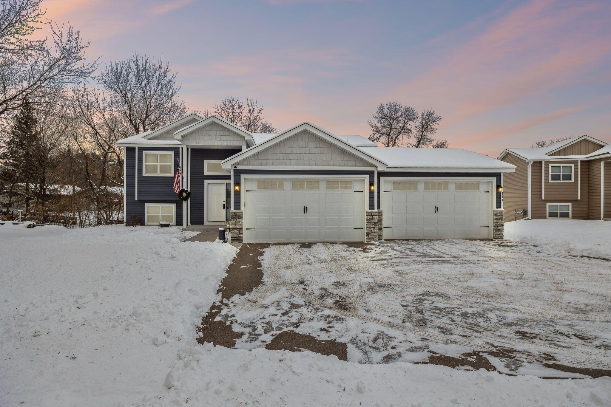 3rd Ave Sw, Isanti, MN 55040