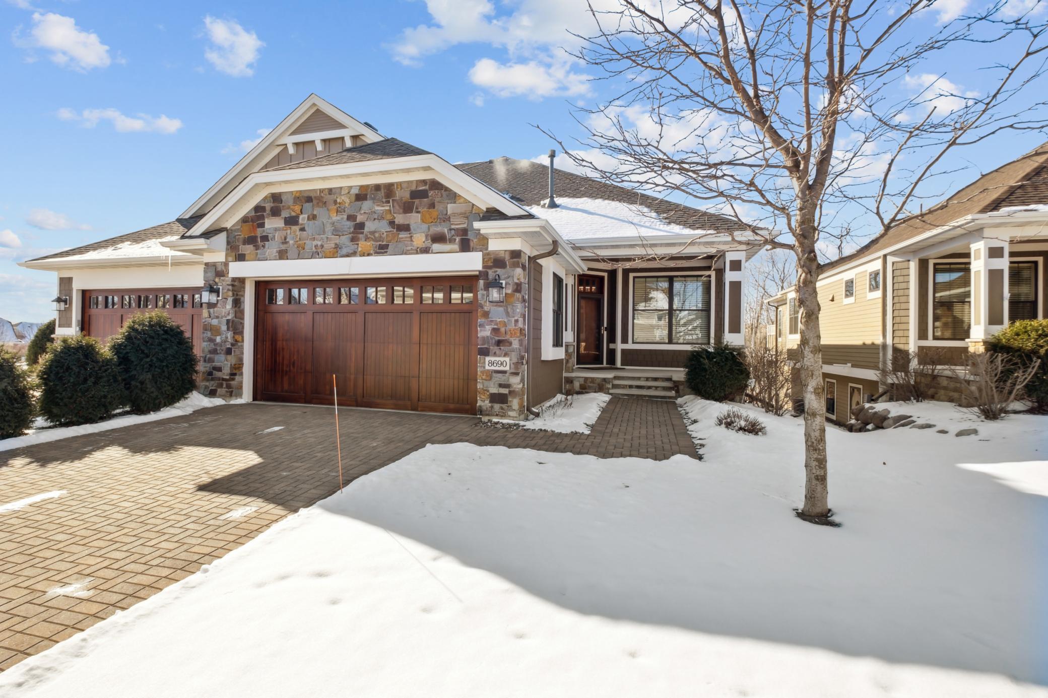 Riley Curv, Chanhassen, MN 55317