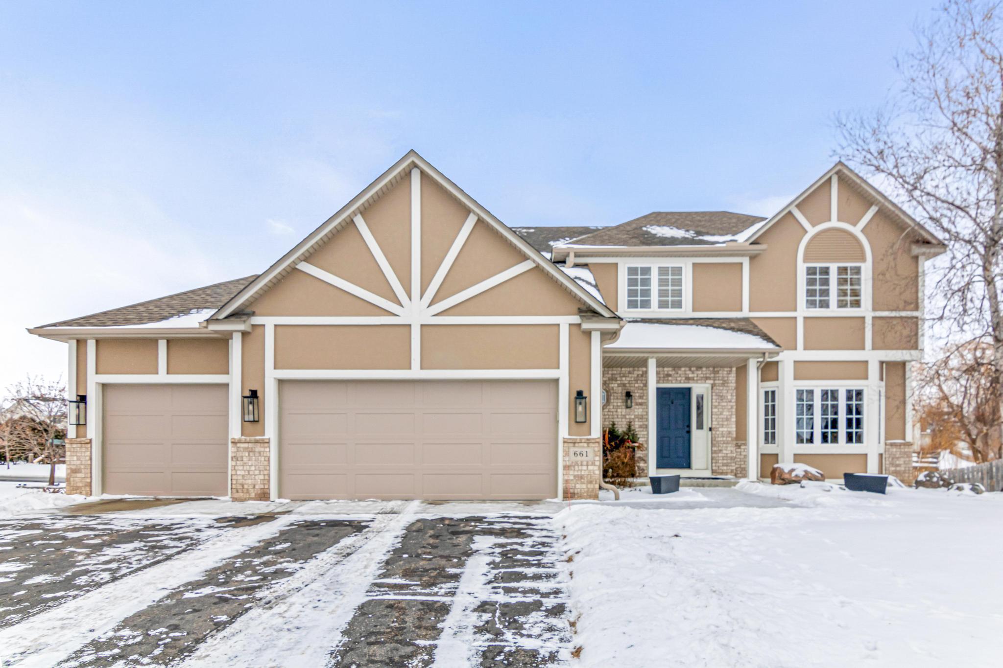 Adam Ct, Carver, MN 55315