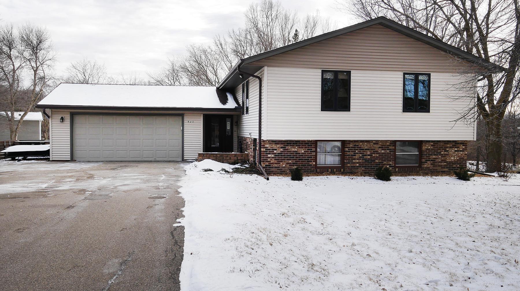 Windemere Dr, Minneapolis, MN 55441