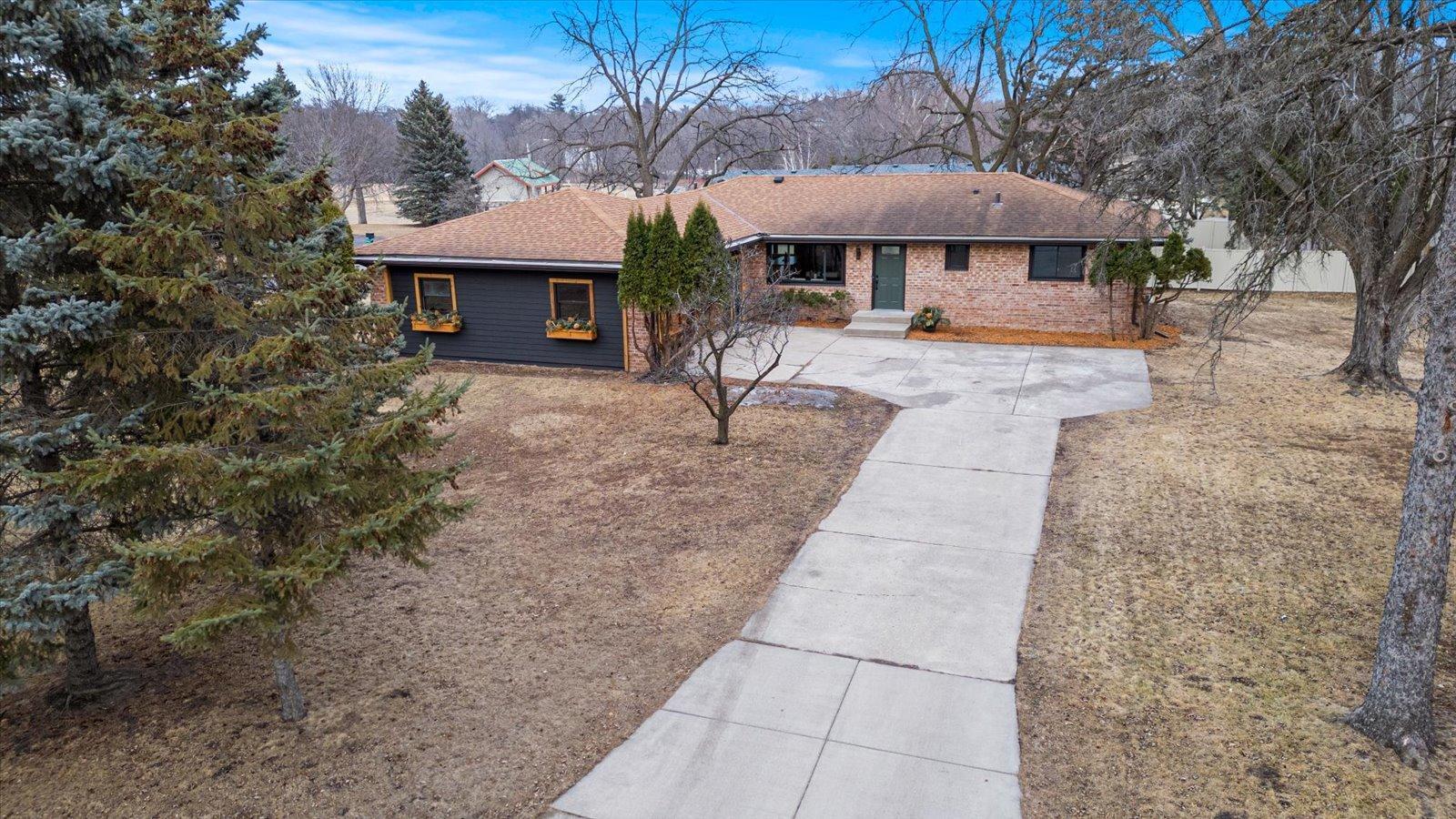Sunkist Blvd, Minneapolis, MN 55444