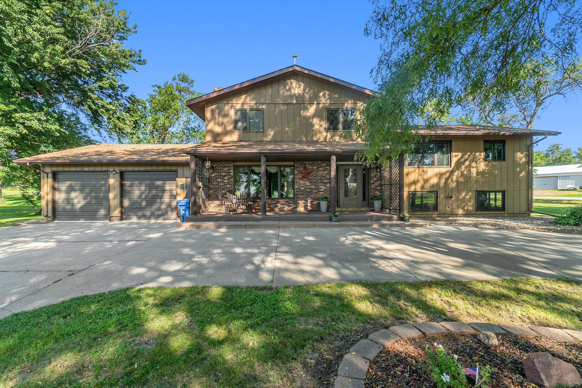 E 1st St, Hardwick, MN 56134