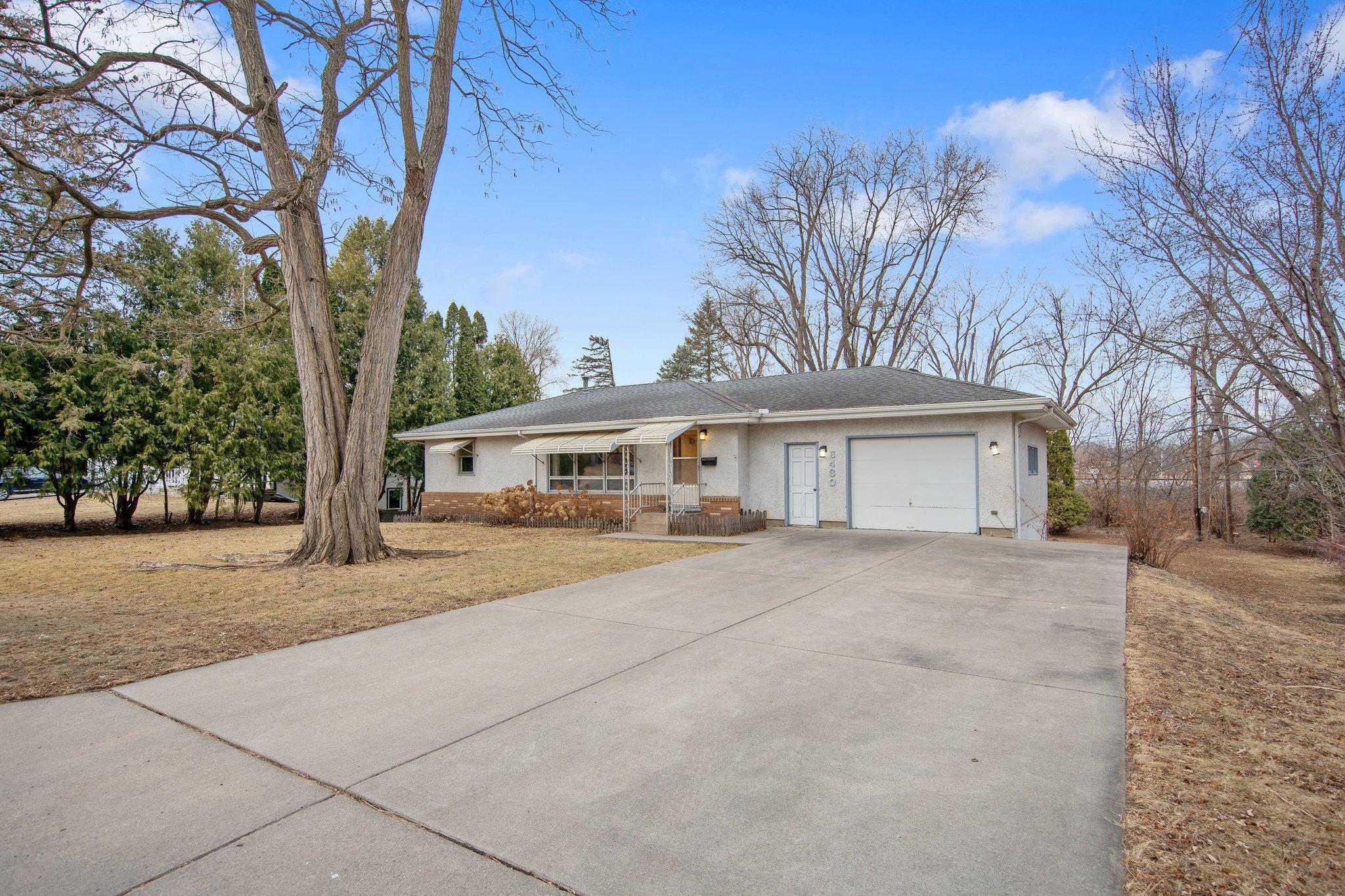 Hampshire Pl N, Minneapolis, MN 55427