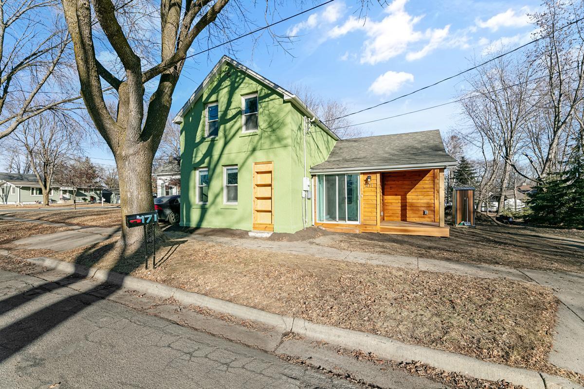 1st St N, Winsted, MN 55395