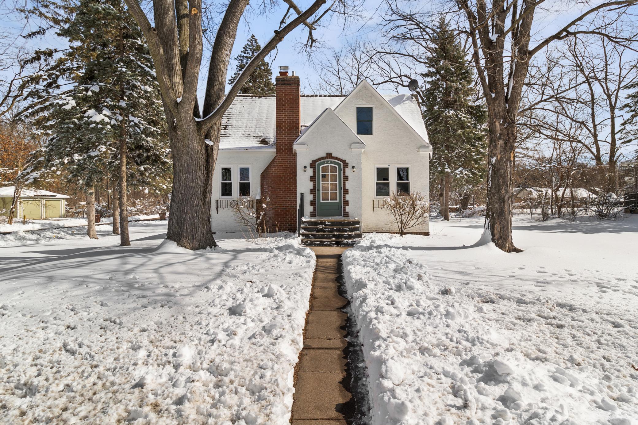 Mahtomedi Ave, Saint Paul, MN 55115