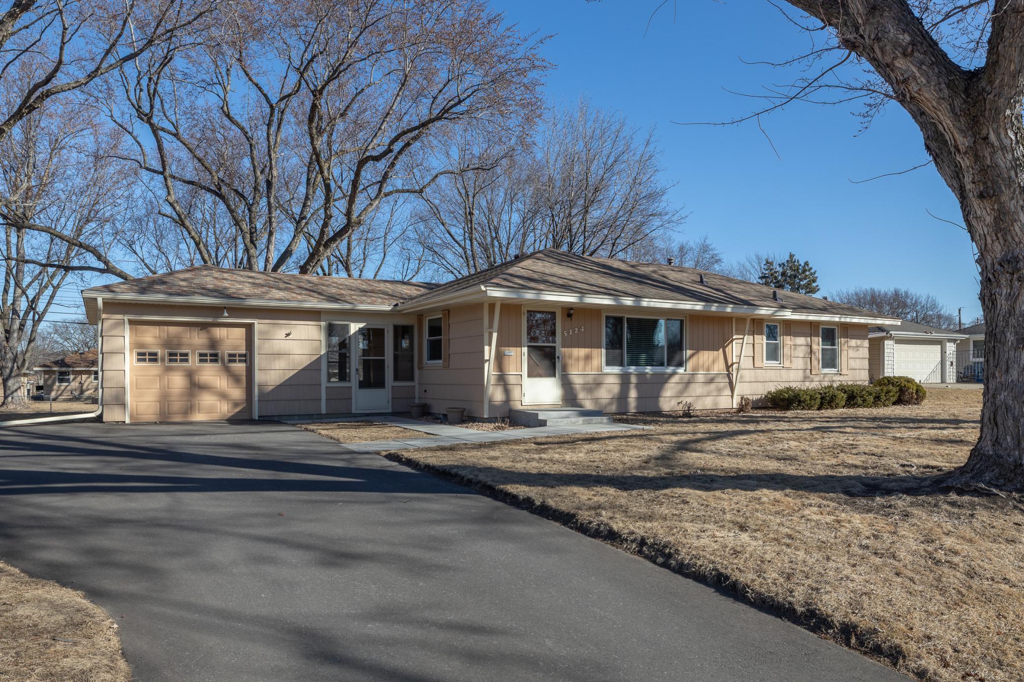W 110th St, Minneapolis, MN 55437