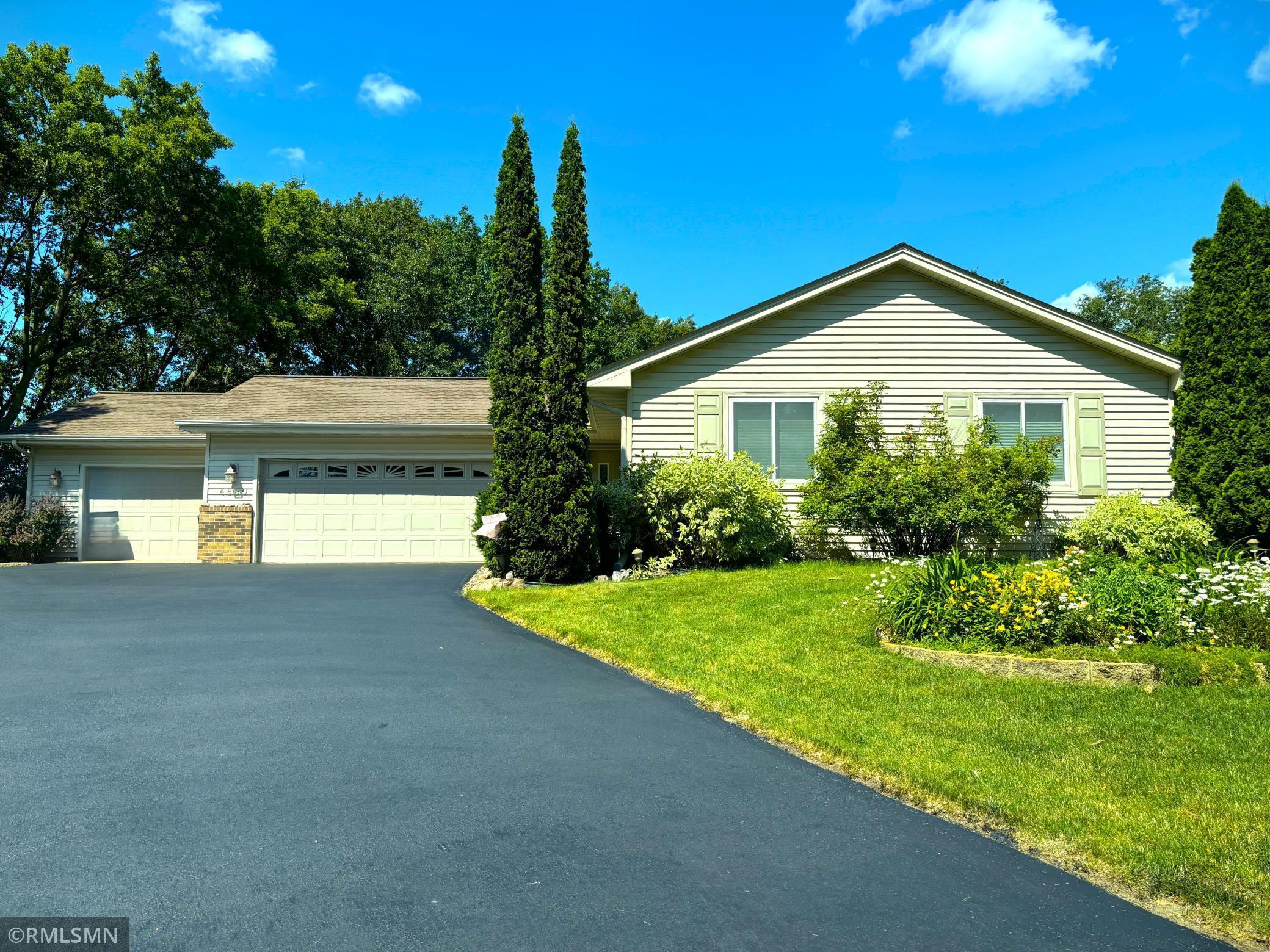 Saratoga Ln N, Minneapolis, MN 55442