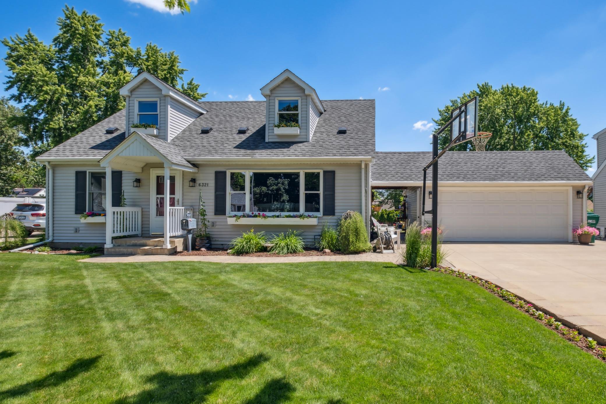 Clinton Ave, Minneapolis, MN 55423