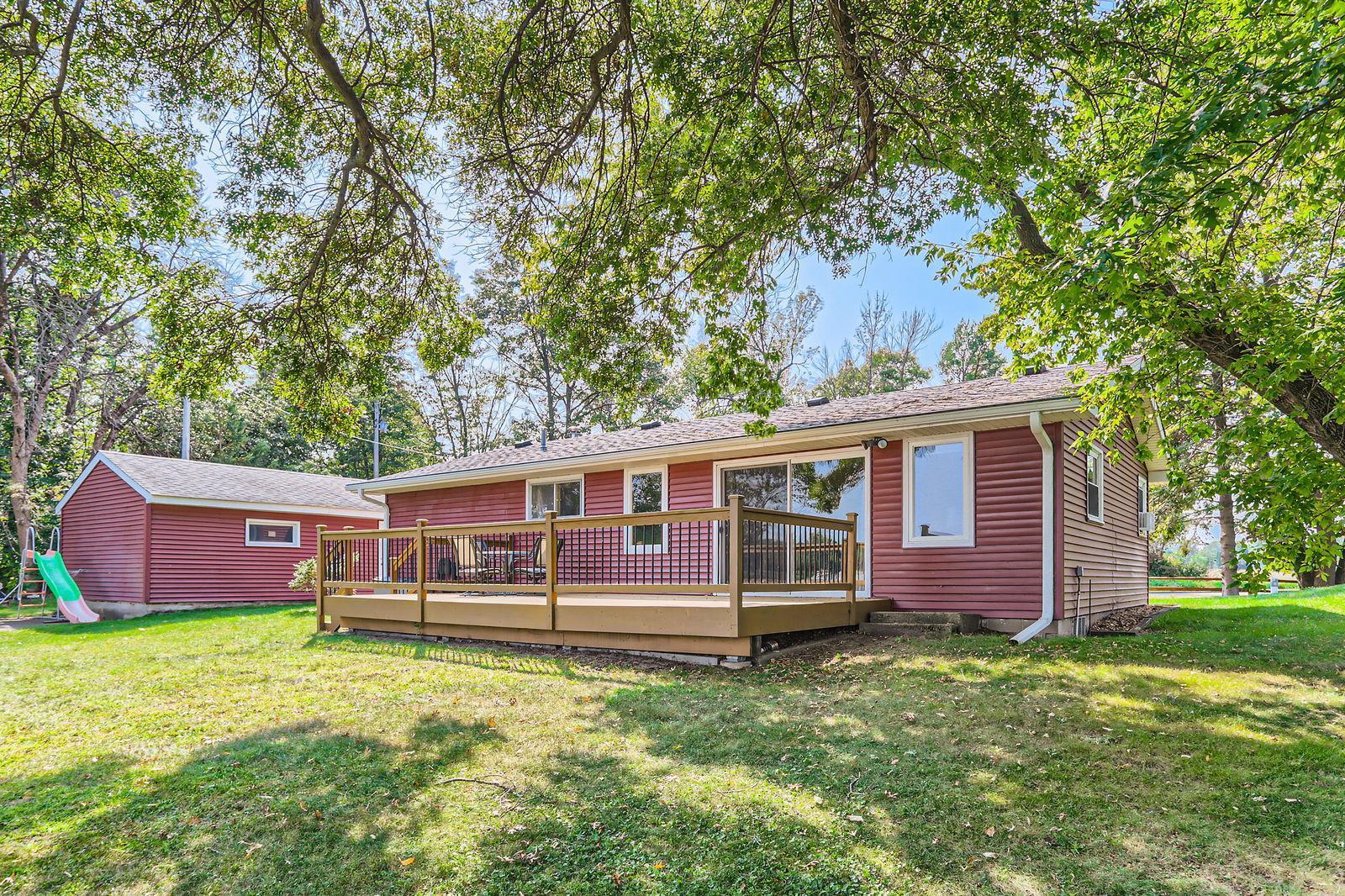 S Linwood Dr Ne, Wyoming, MN 55092
