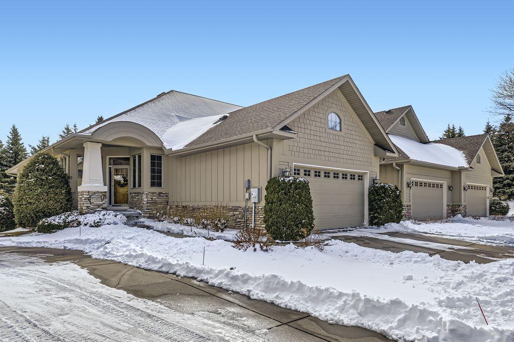 Ada Ct, Eden Prairie, MN 55347
