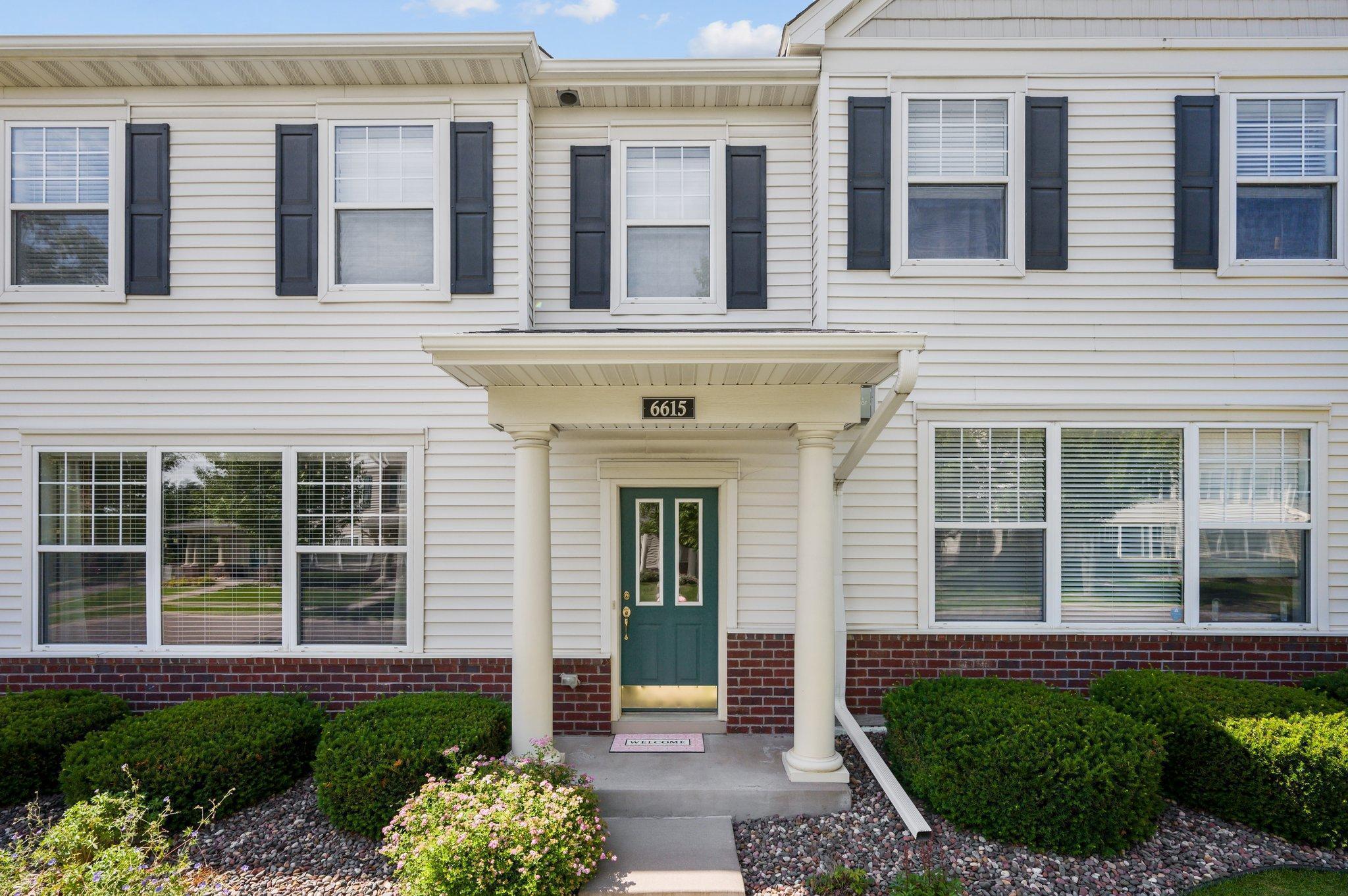 Lamplight Dr, Albertville, MN 55301
