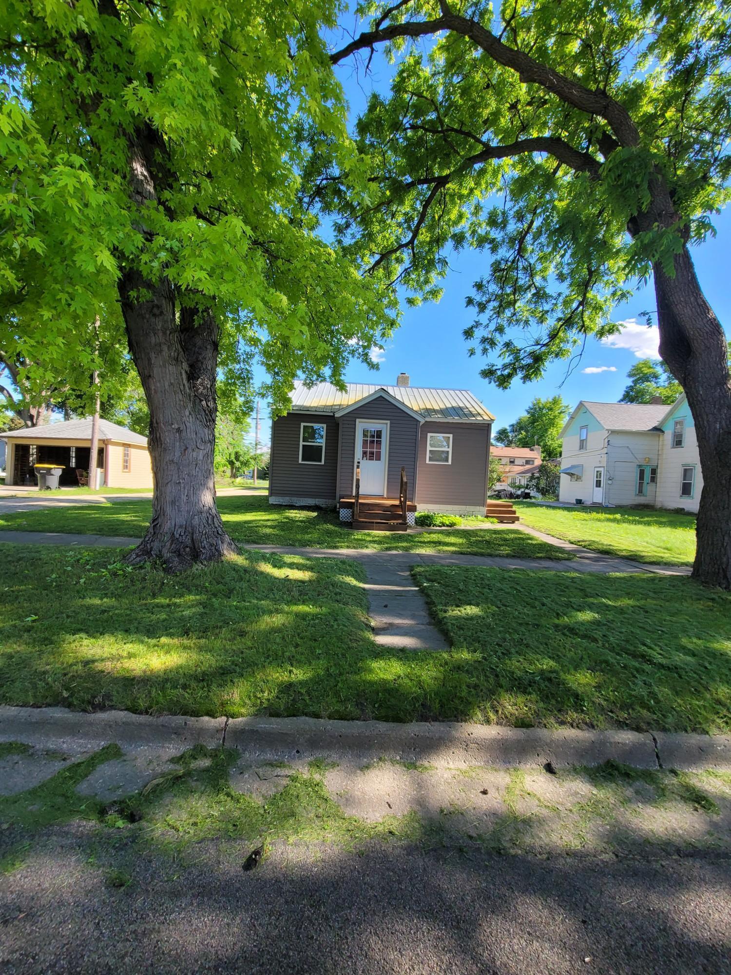 Birch Ave, Bird Island, MN 55310