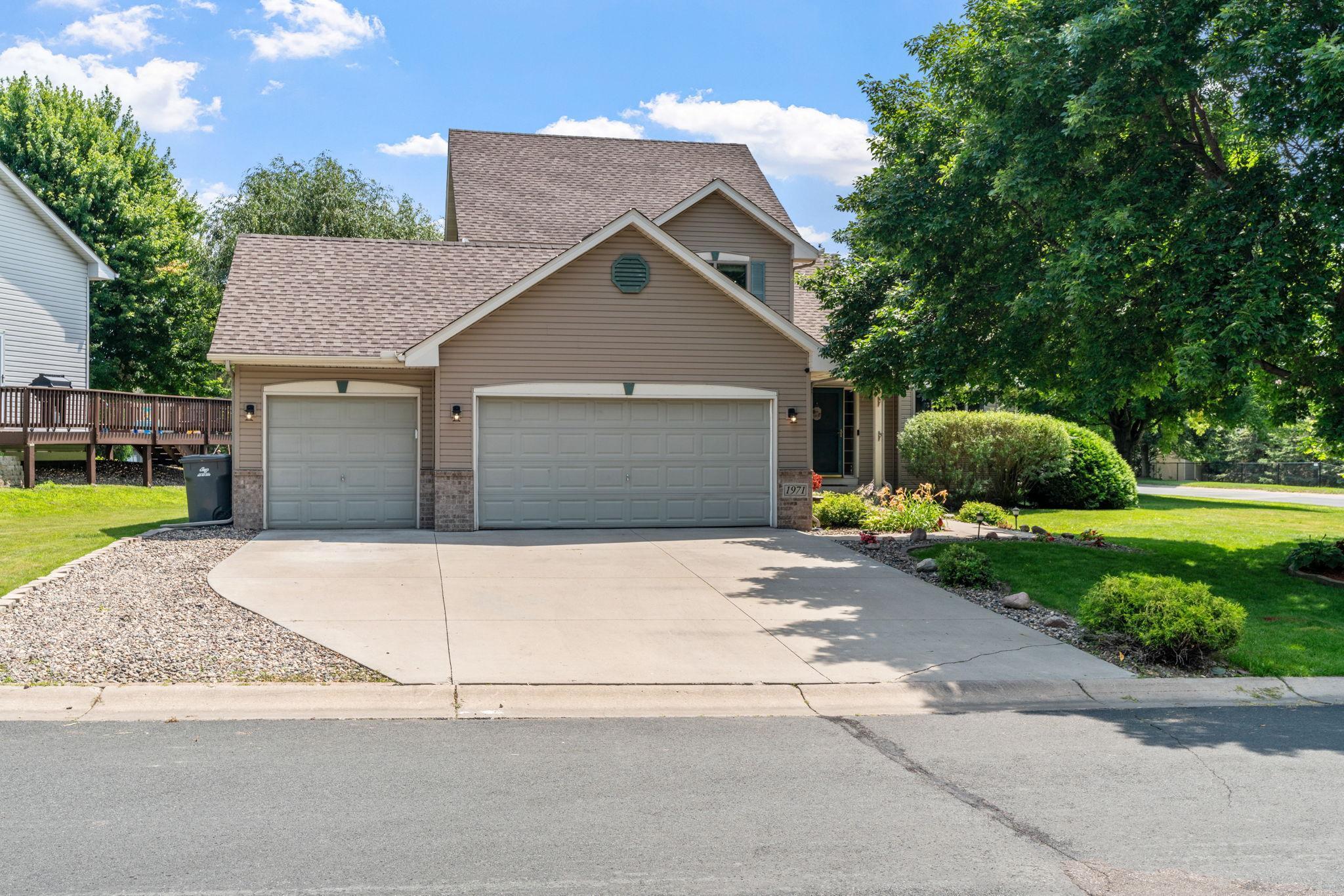 Fischer Dr, Waconia, MN 55387