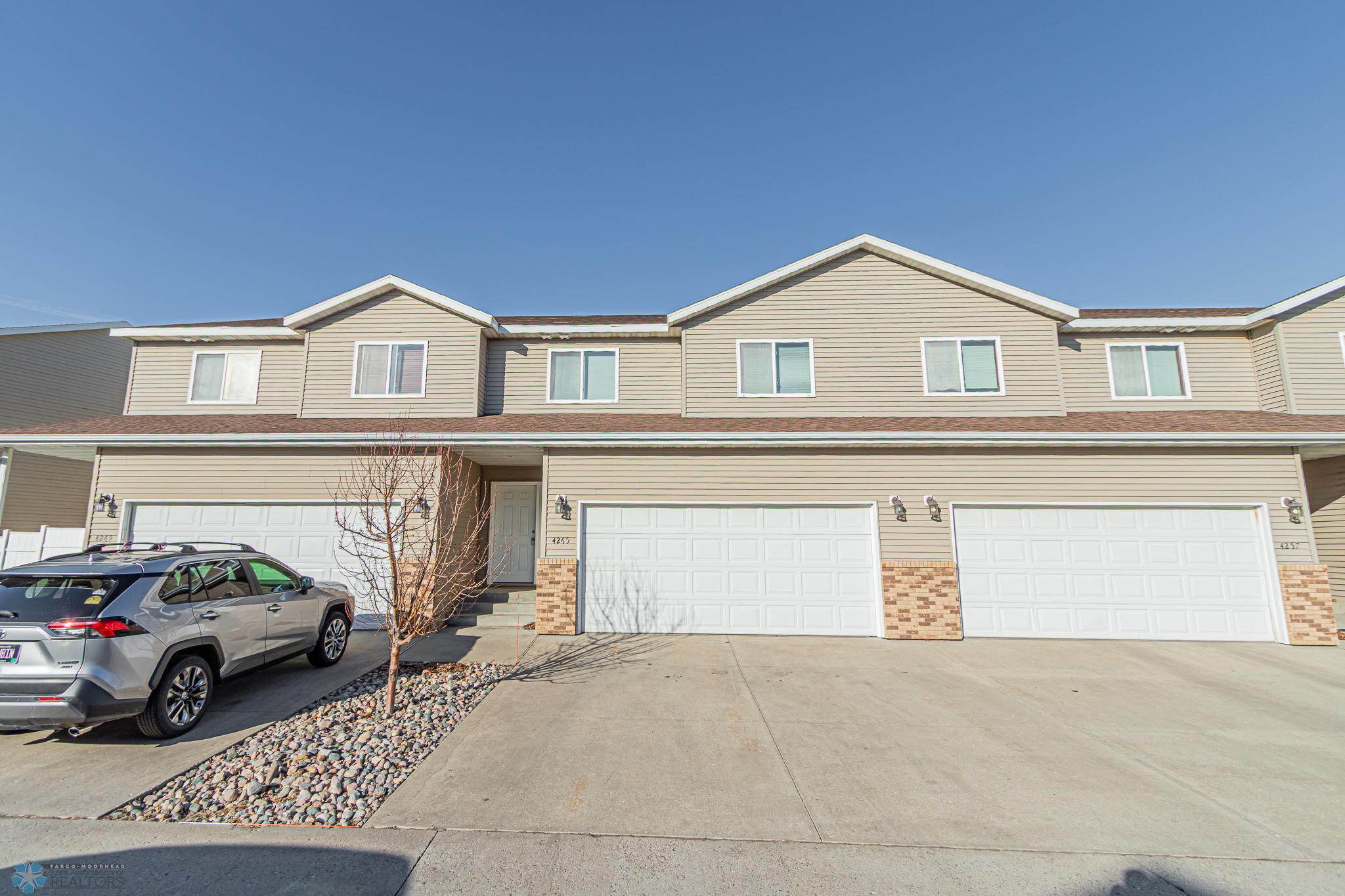 Estate Dr S, Fargo, ND 58104