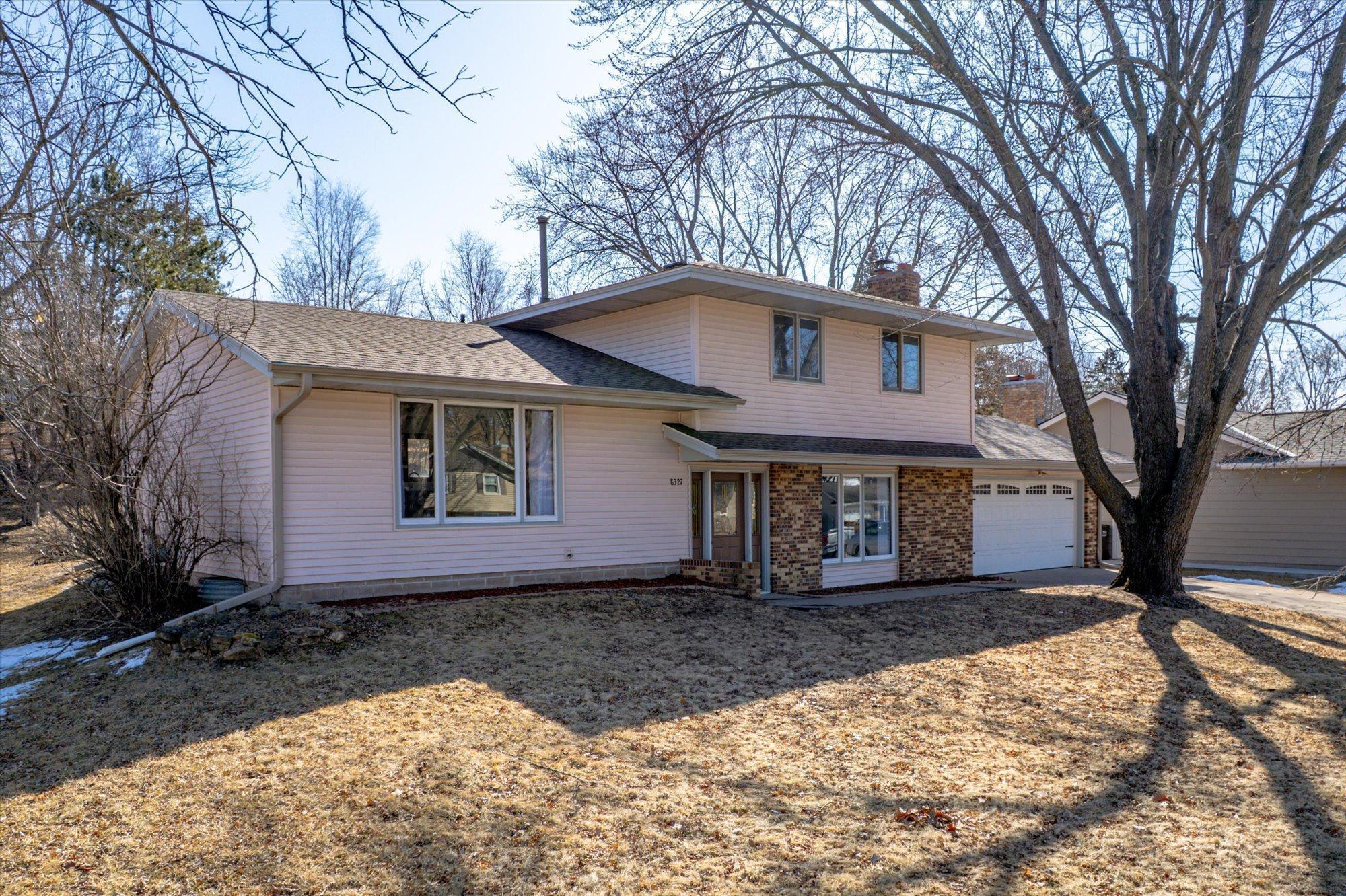 Isleton Ct S, Cottage Grove, MN 55016