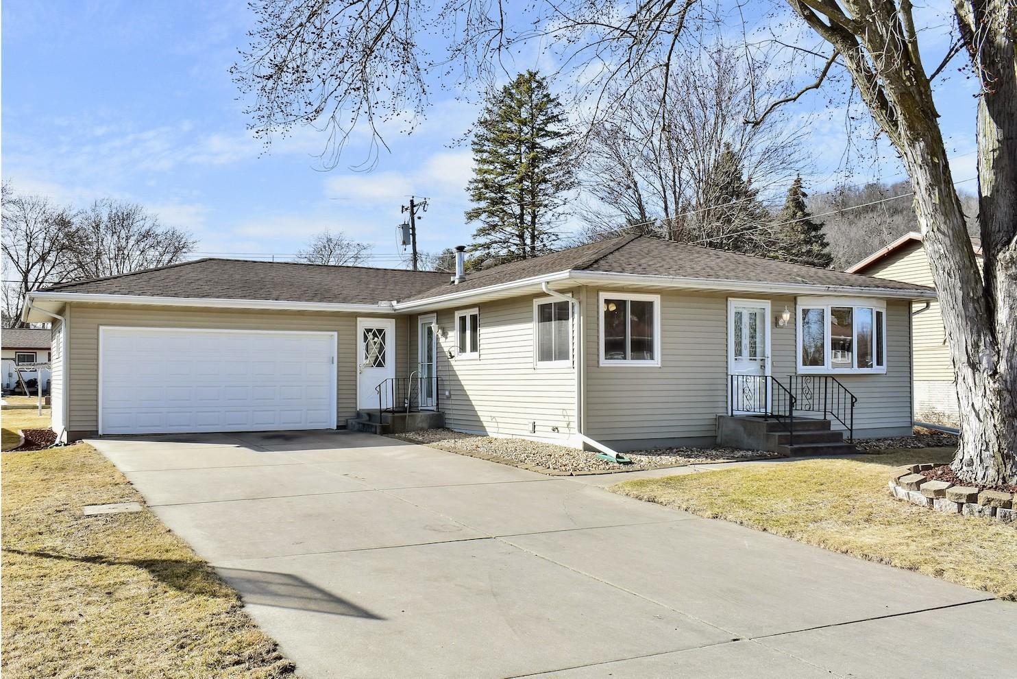 Redwood St W, La Crescent, MN 55947