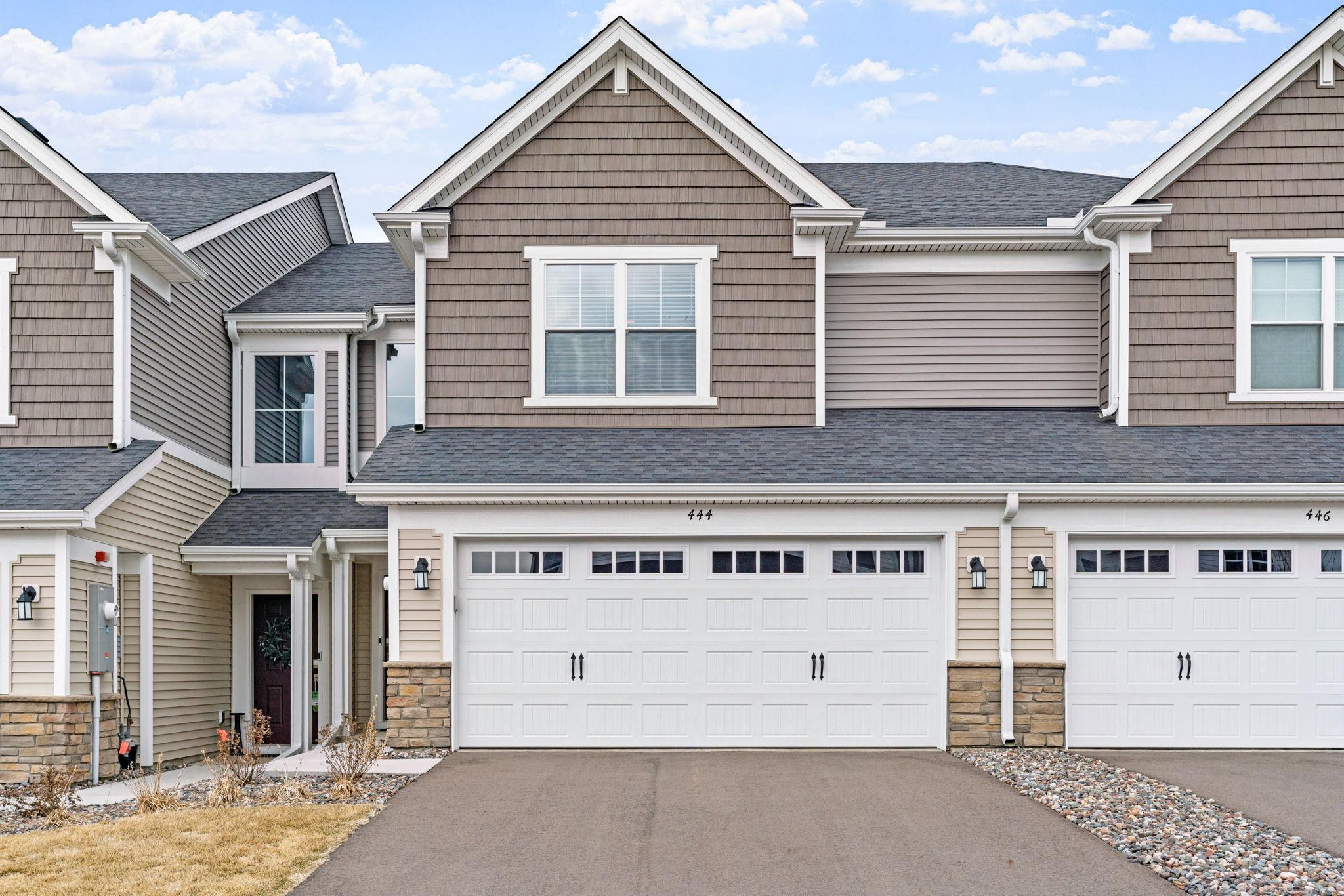 Murray Hill Way, Waconia, MN 55387