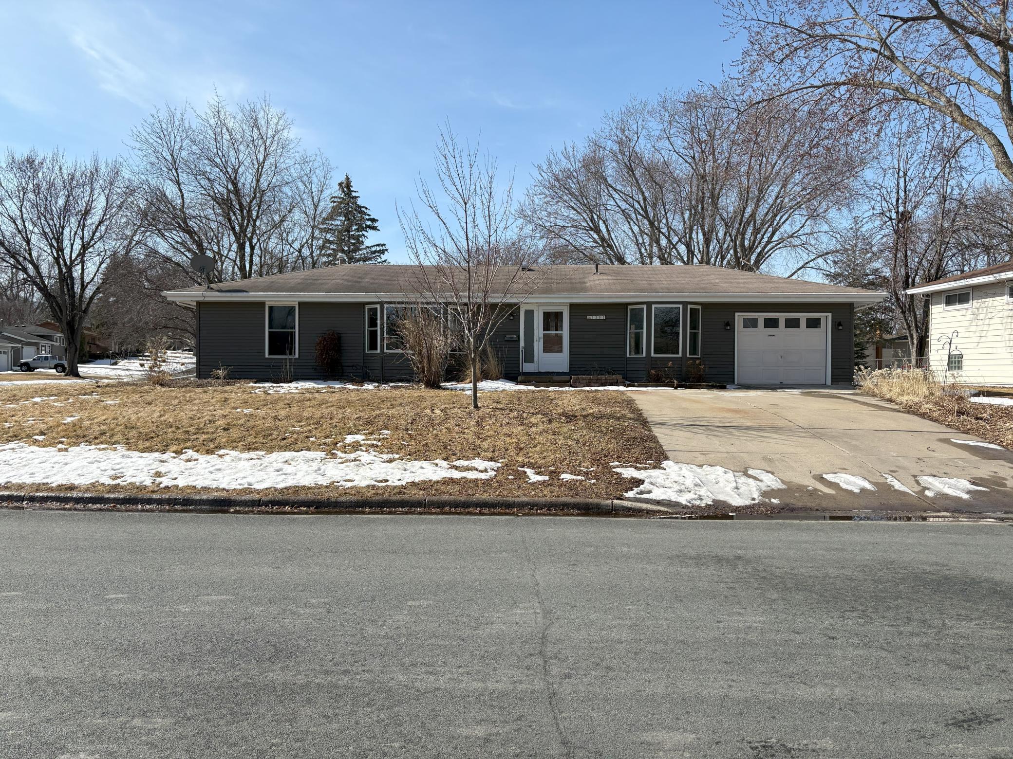 Northwood Pkwy, Minneapolis, MN 55427
