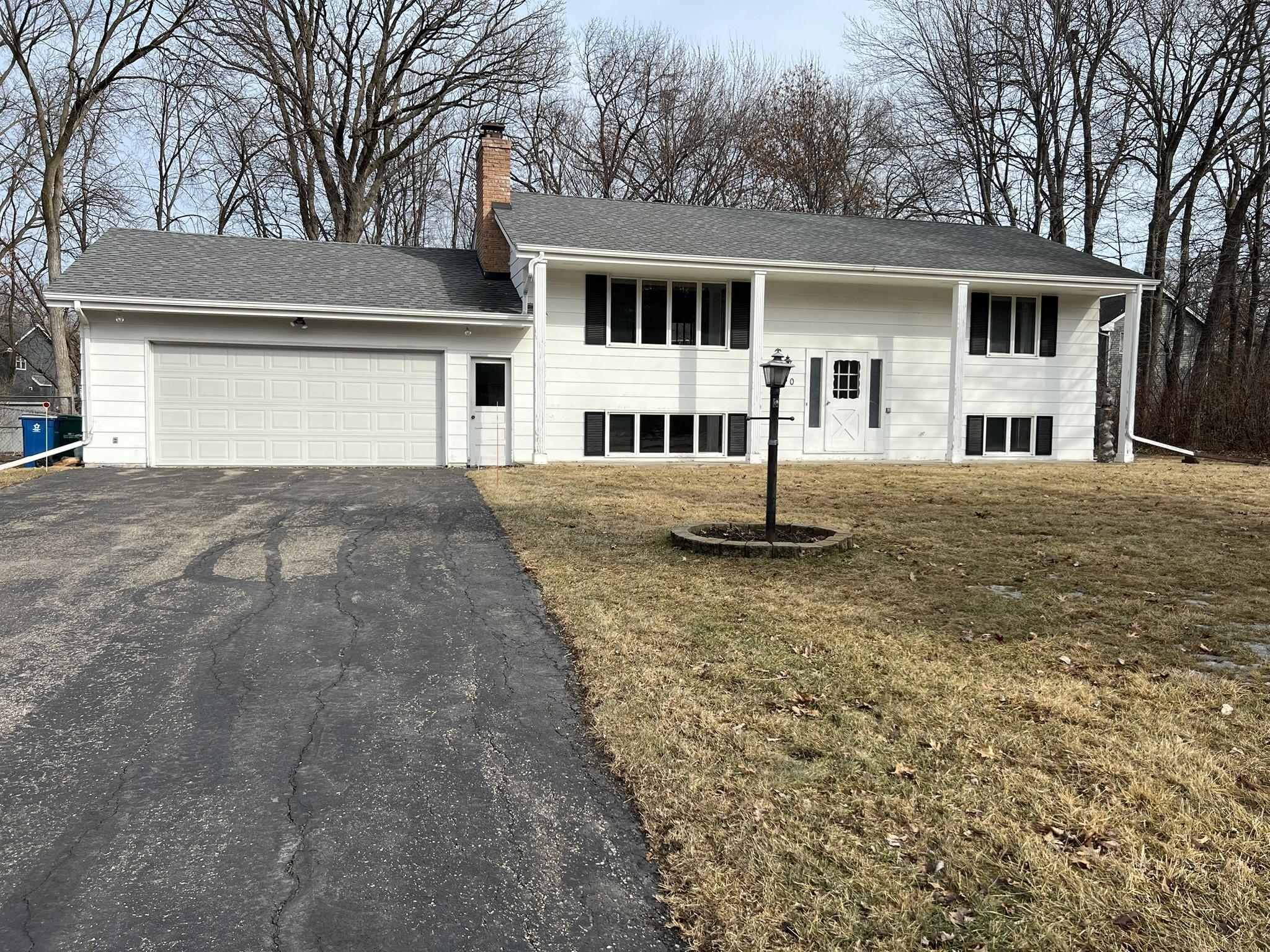 Harbor Ln N, Minneapolis, MN 55447