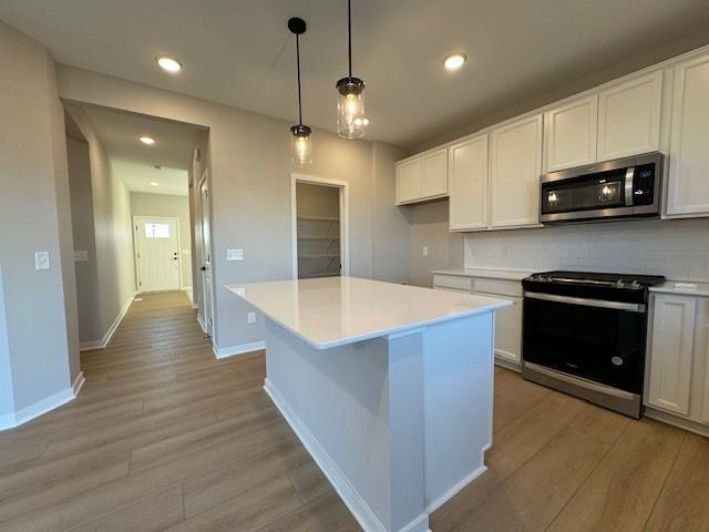 Island Park Dr, Saint Paul, MN 55129