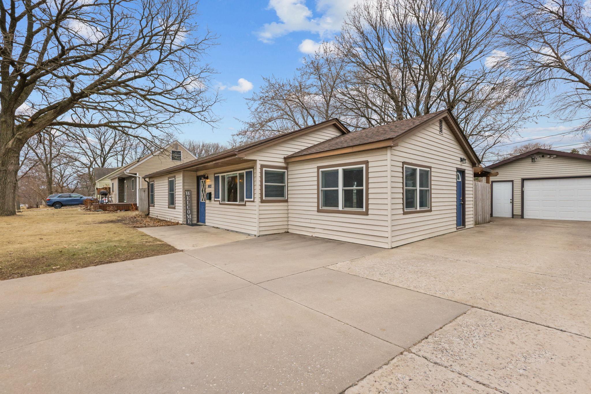 Queens Ln, Anoka, MN 55303