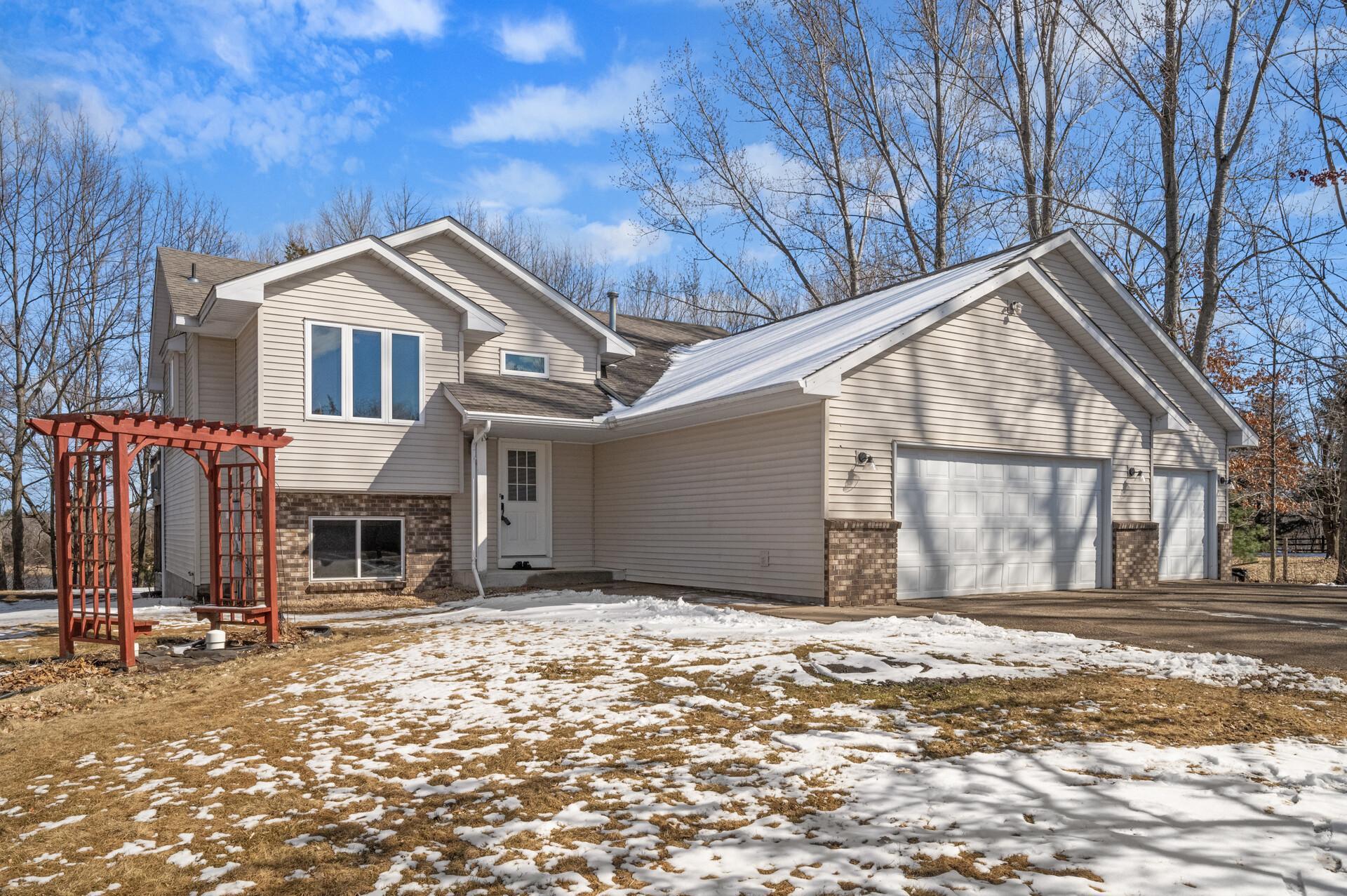 Wallmark Lake Dr, Chisago City, MN 55013