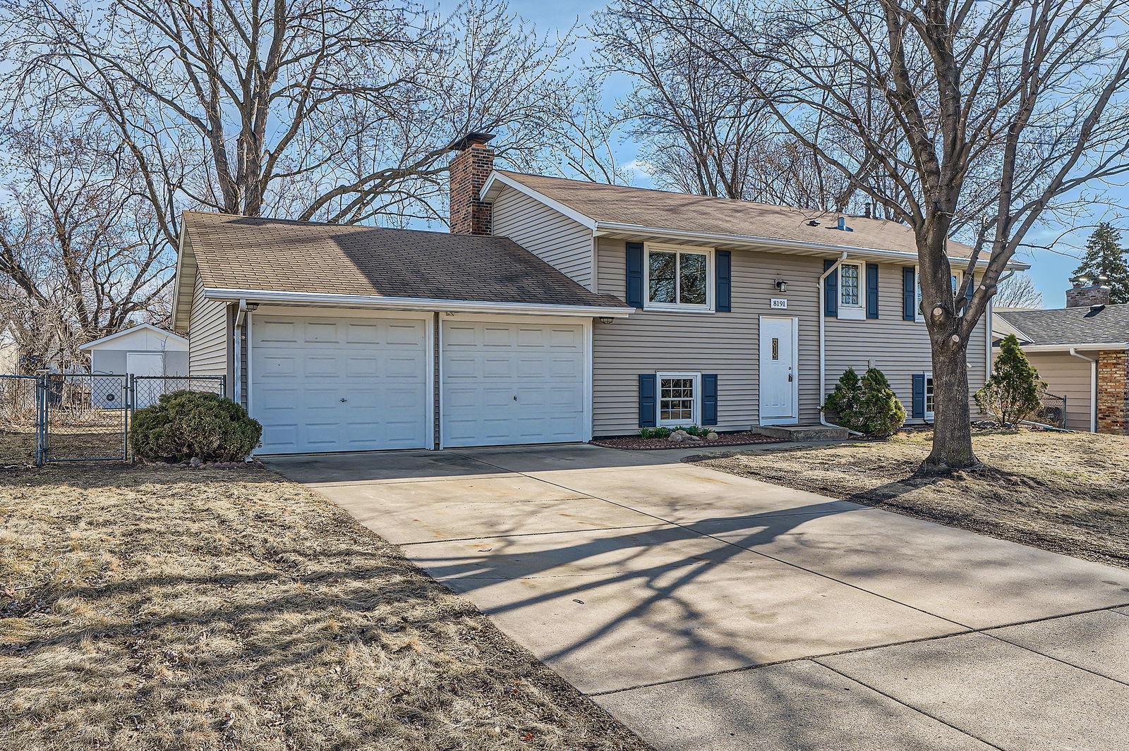 Henslowe Ave S, Cottage Grove, MN 55016