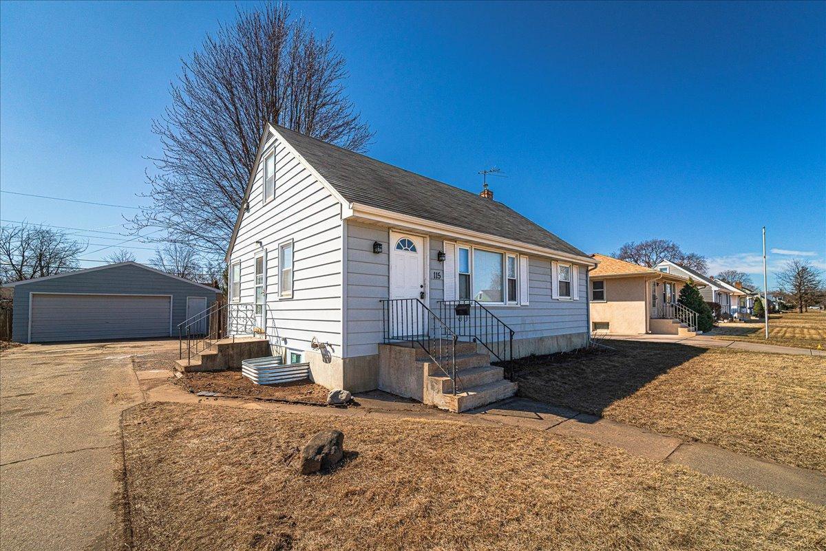Spruce St W, South Saint Paul, MN 55075