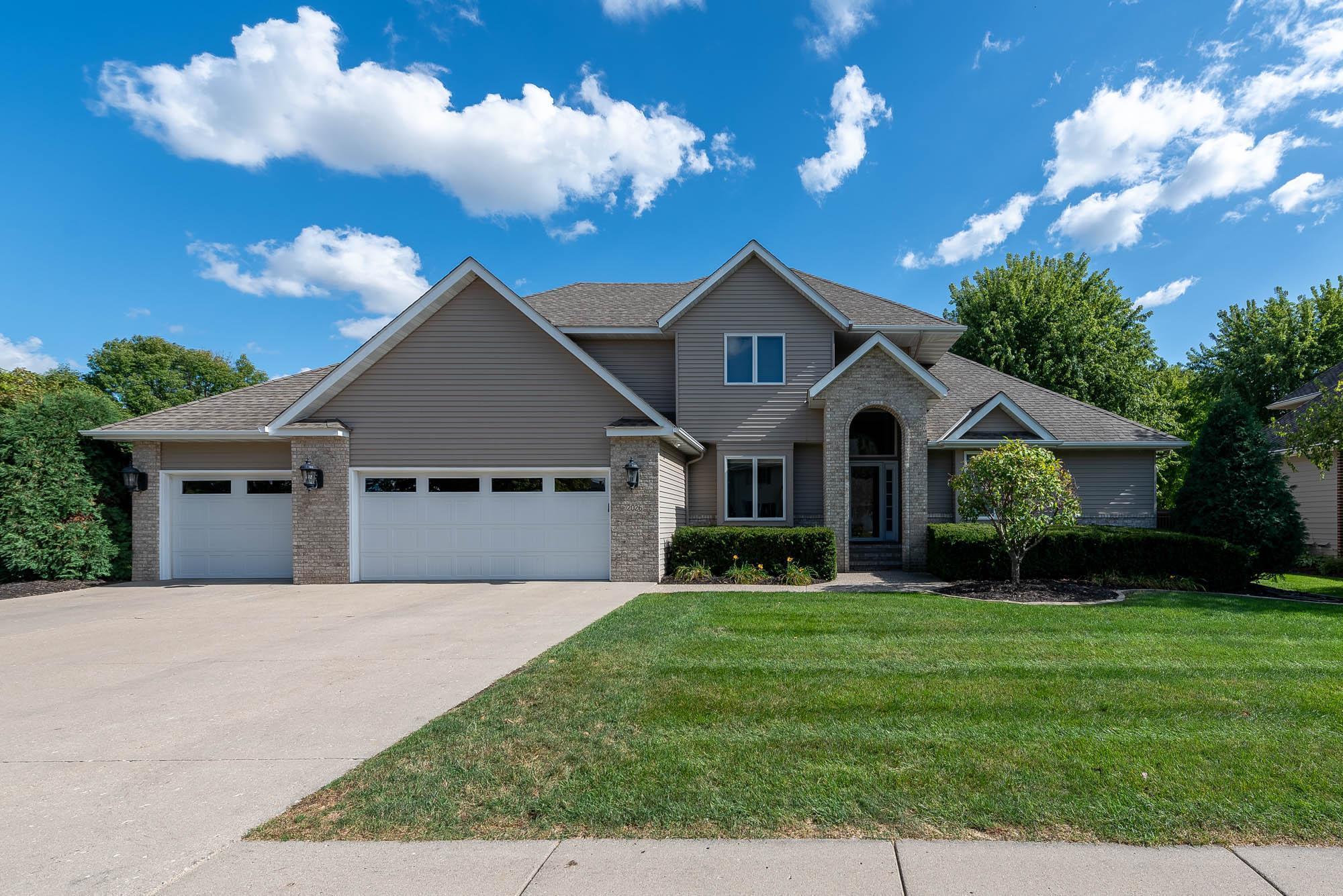 Howard Dr, North Mankato, MN 56003